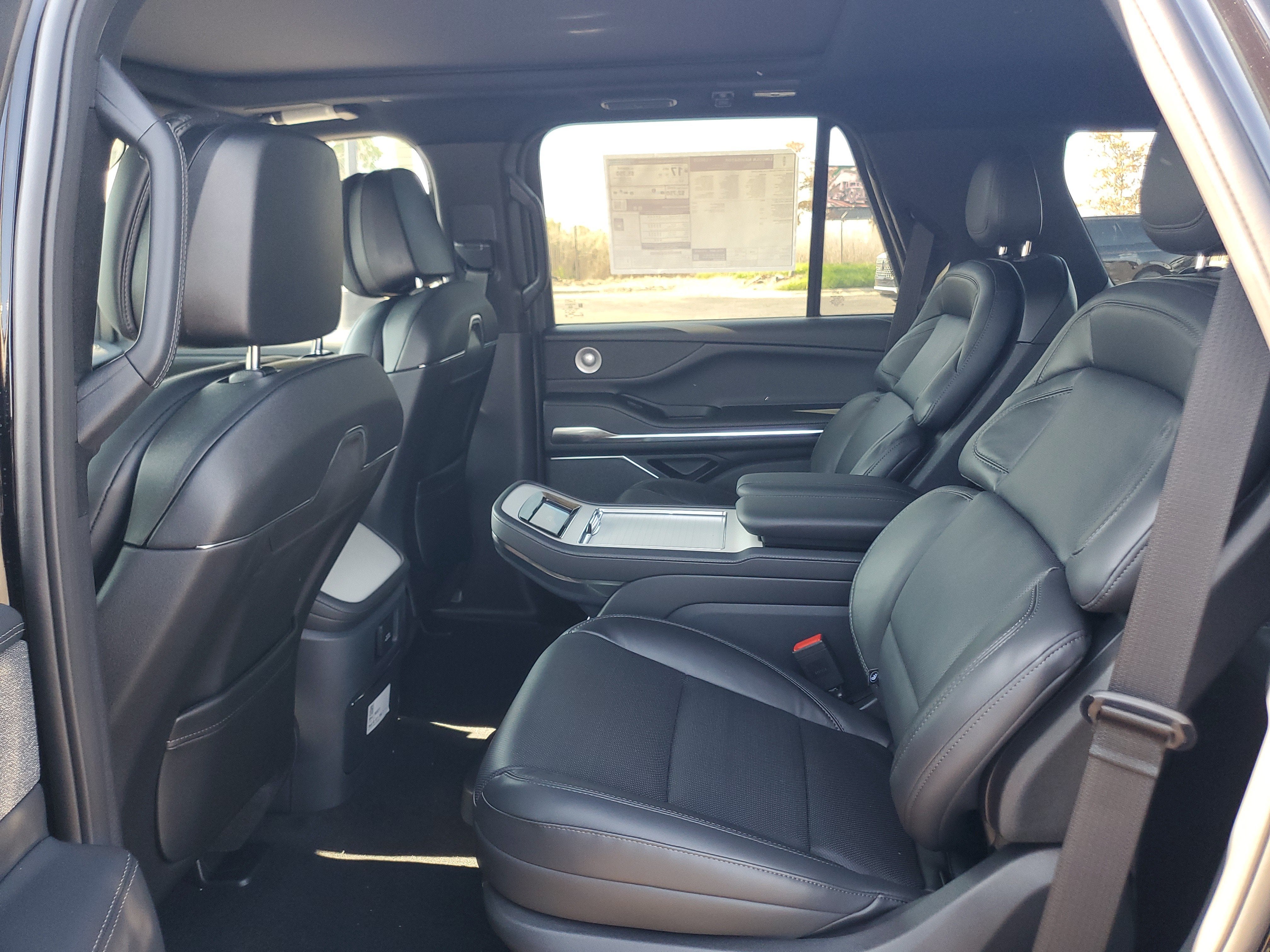 2027 Lincoln Navigator Reserve