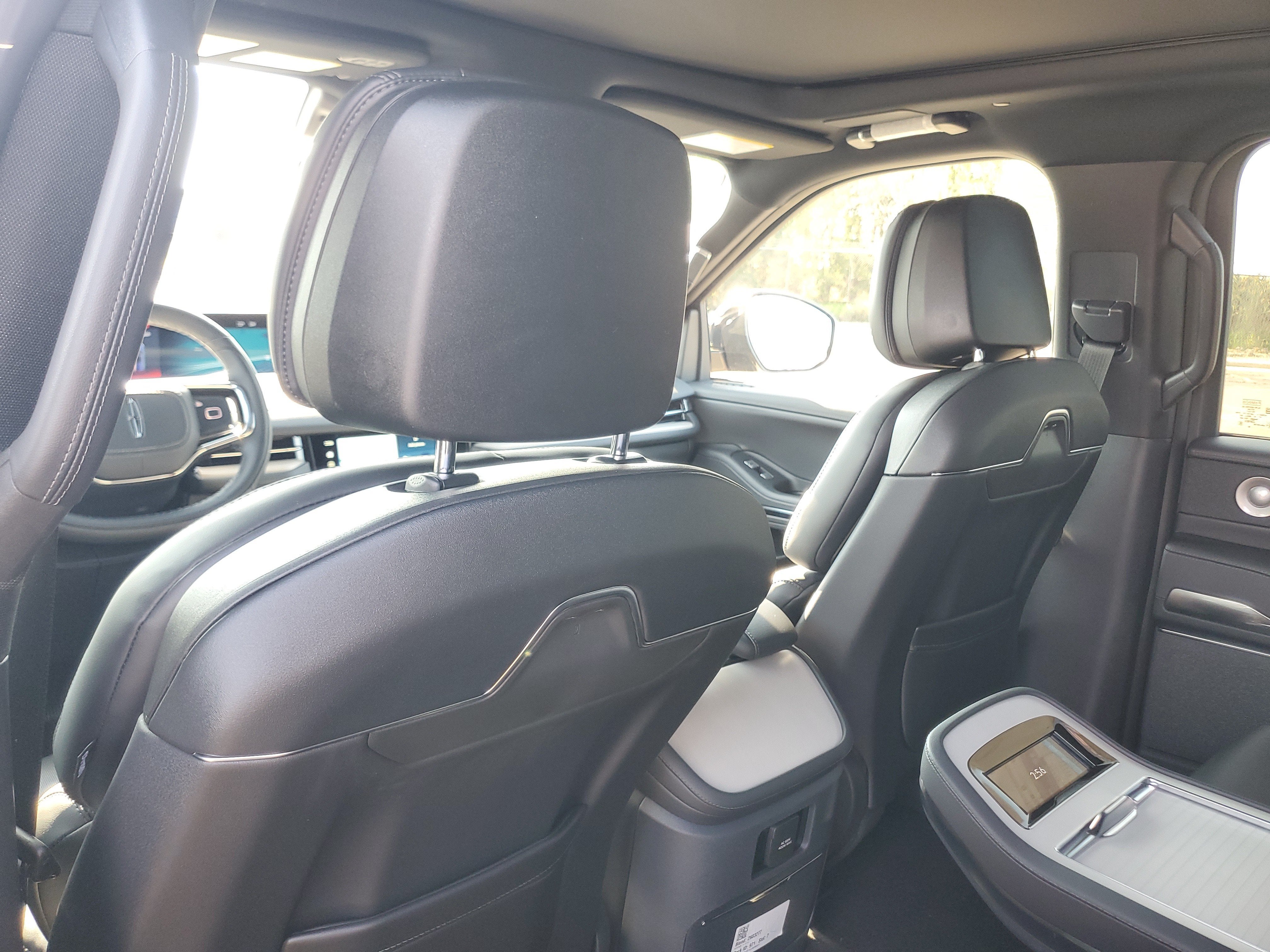 2027 Lincoln Navigator Reserve