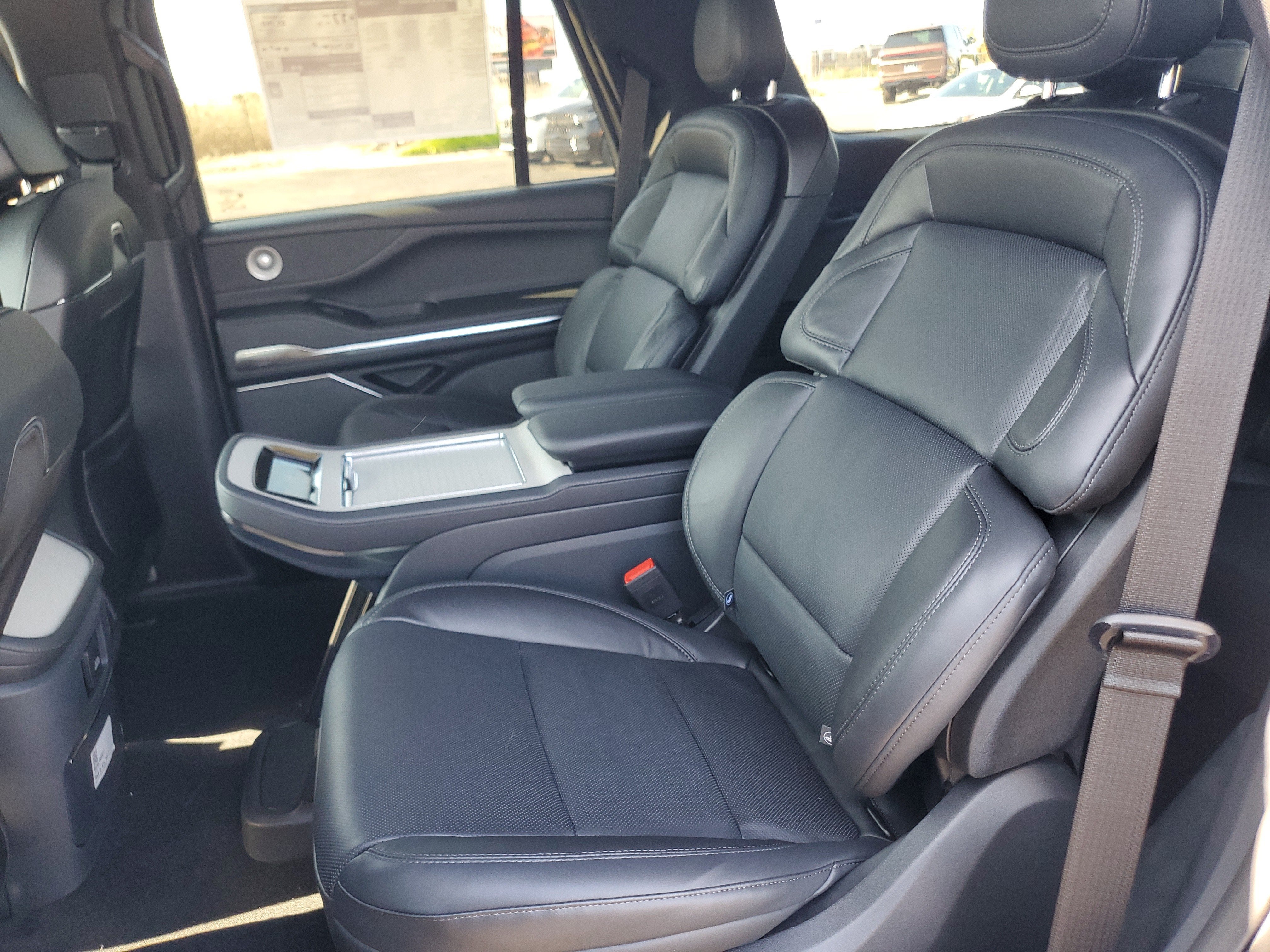 2027 Lincoln Navigator Reserve