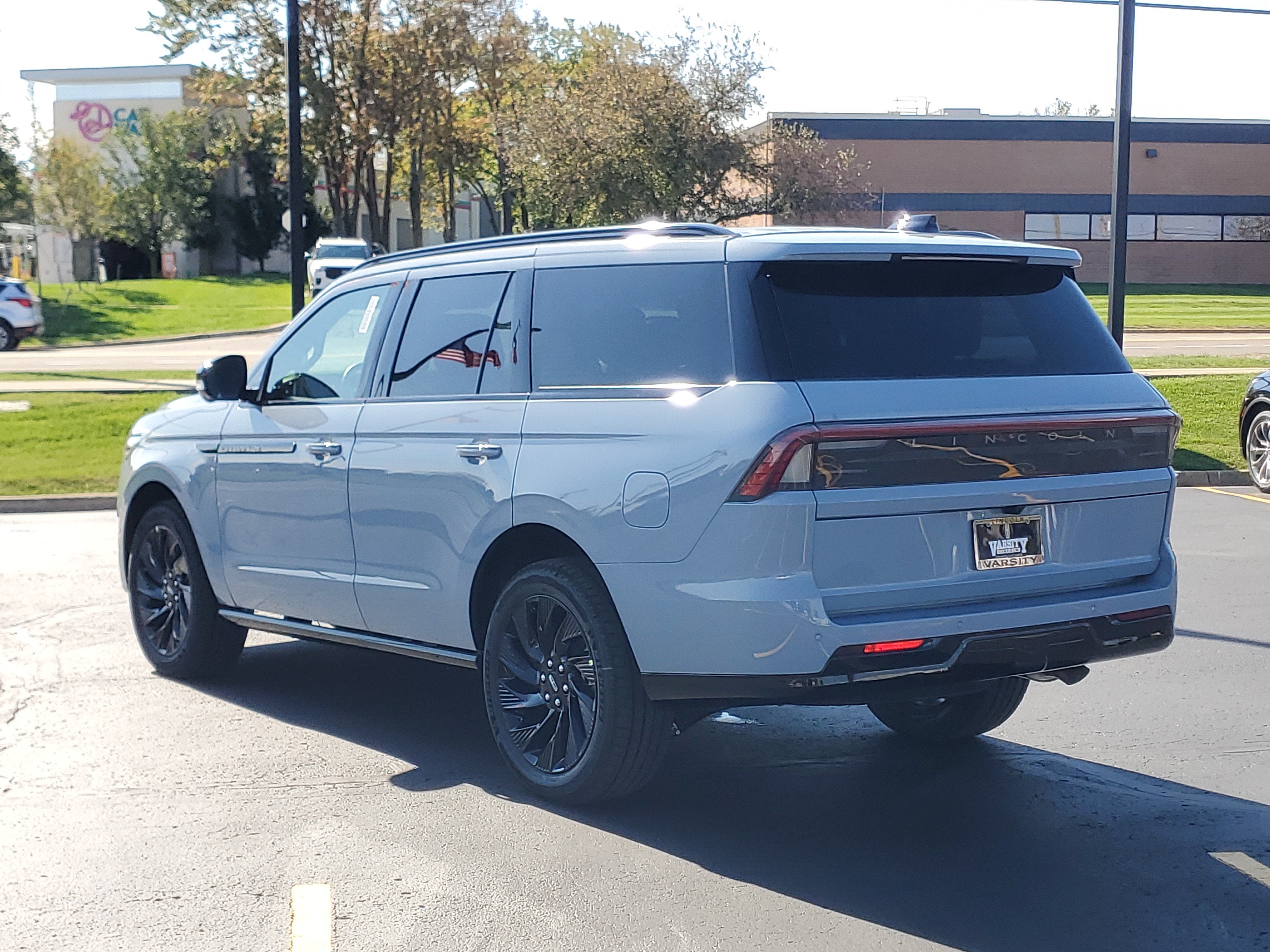 2027 Lincoln Navigator Reserve