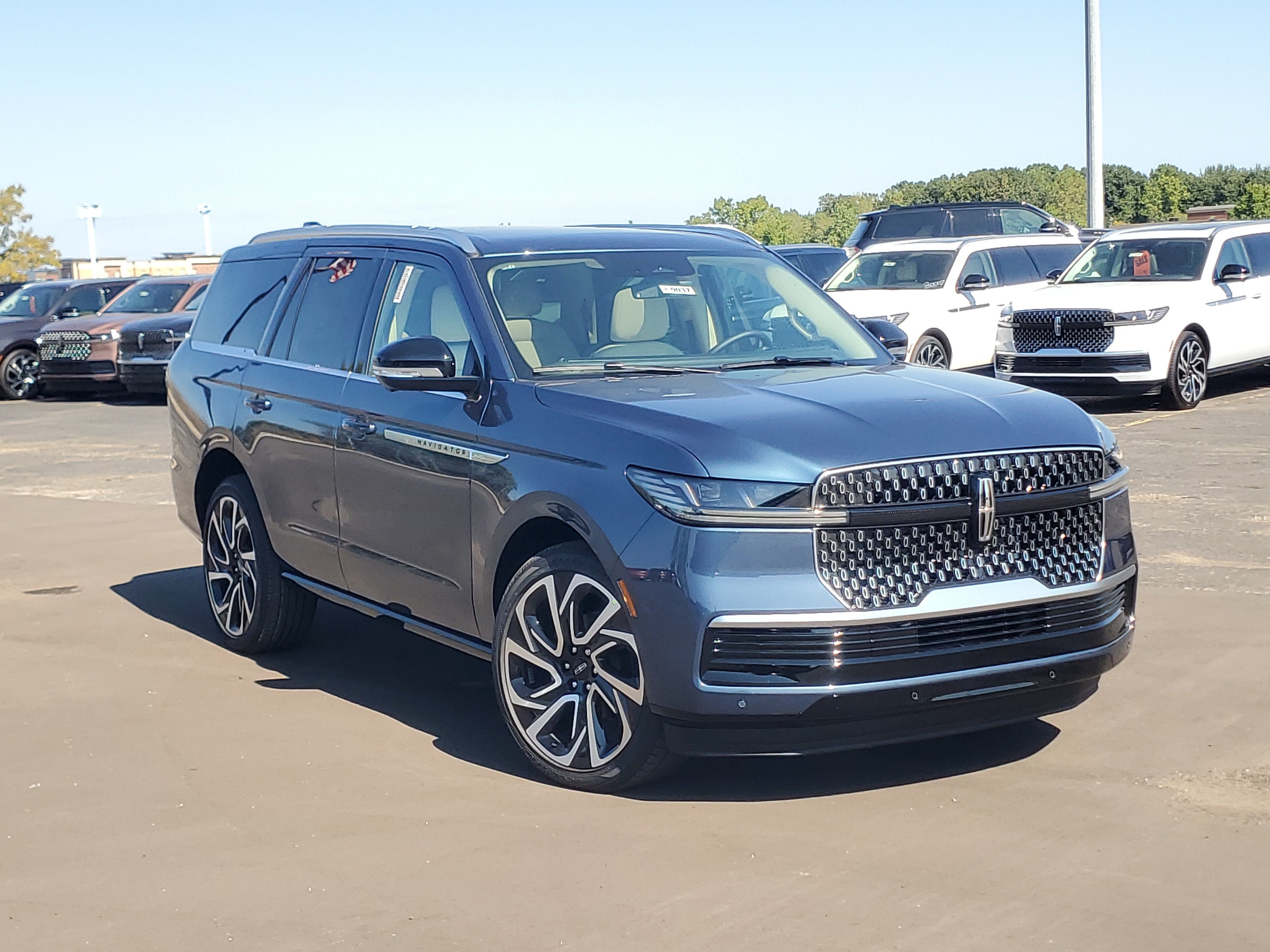 2027 Lincoln Navigator Reserve