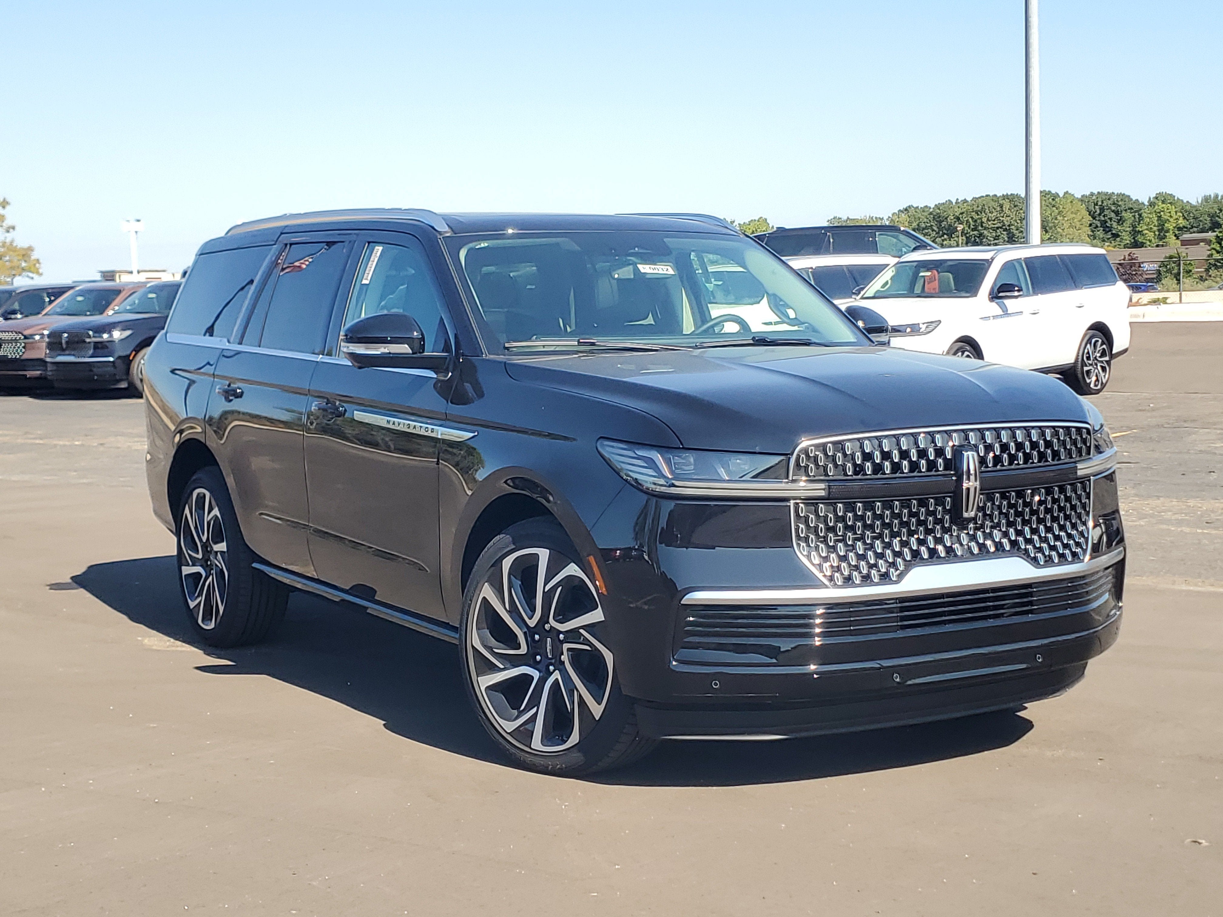 2027 Lincoln Navigator Reserve