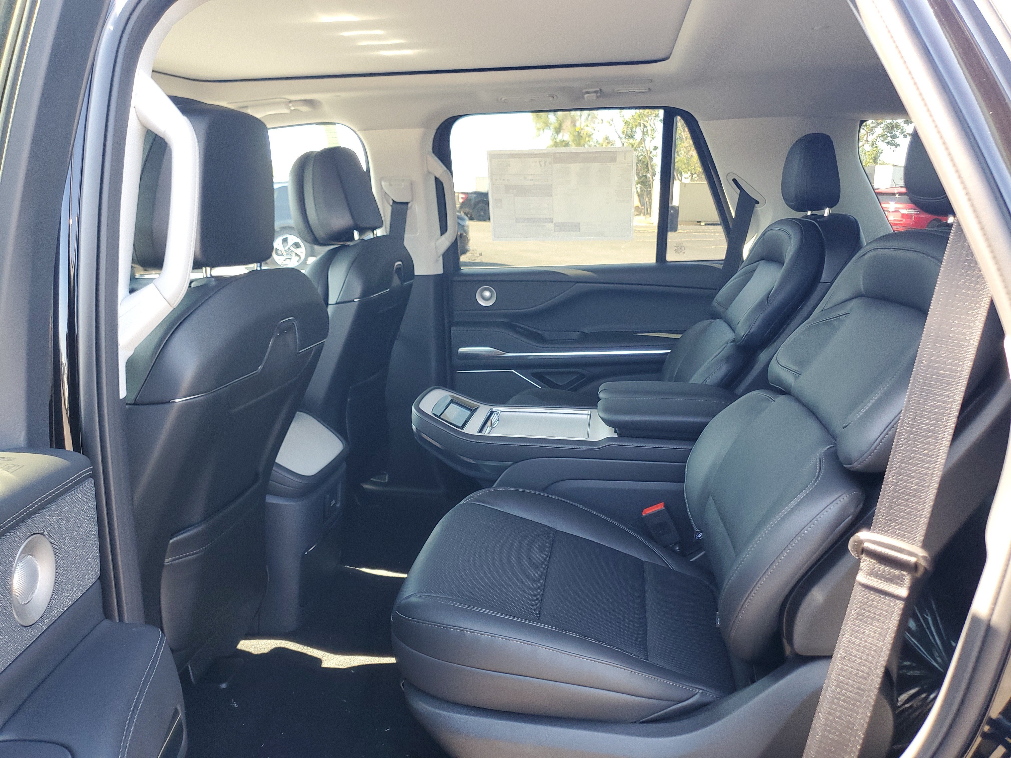 2027 Lincoln Navigator Reserve