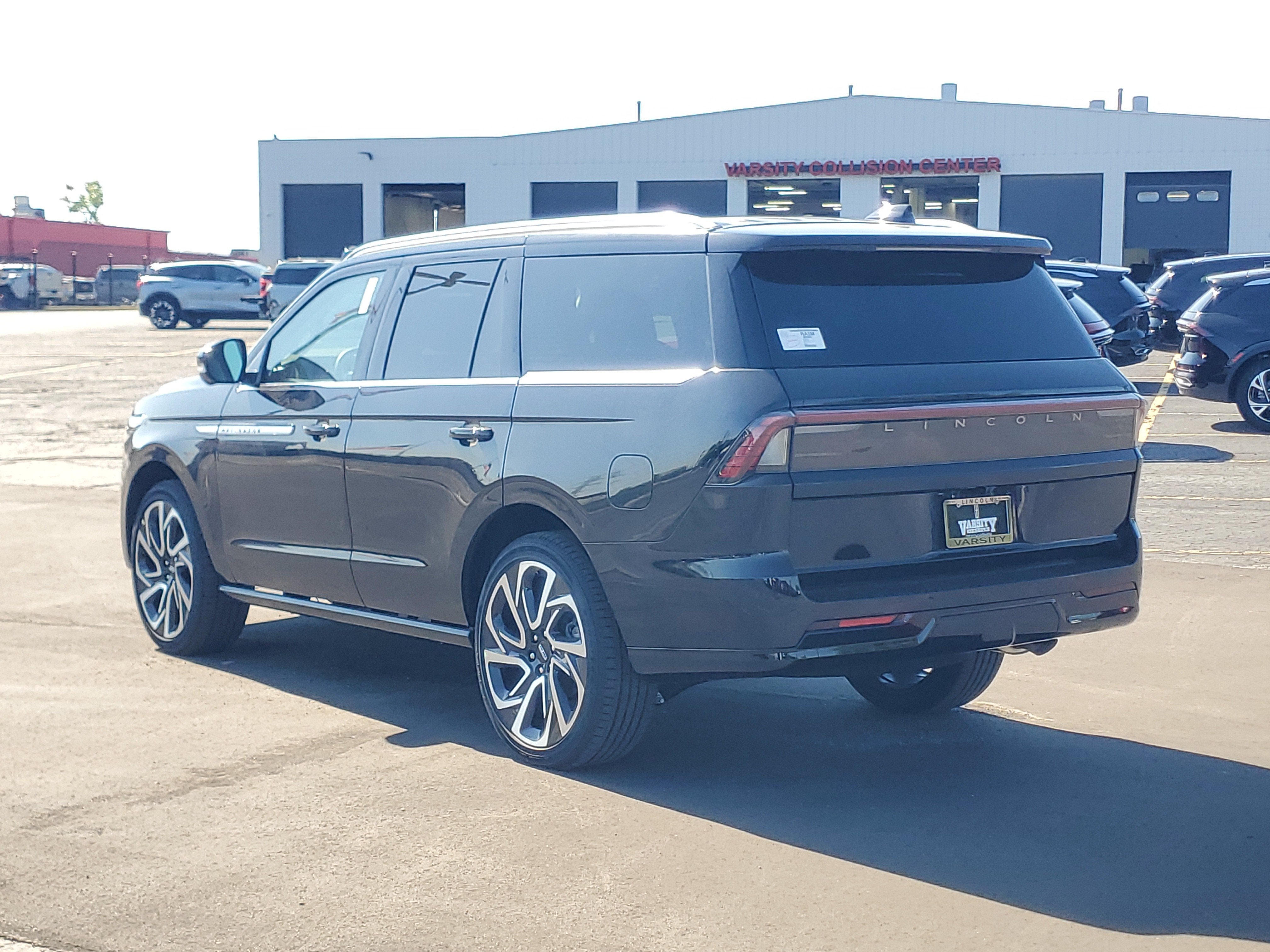 2027 Lincoln Navigator Reserve