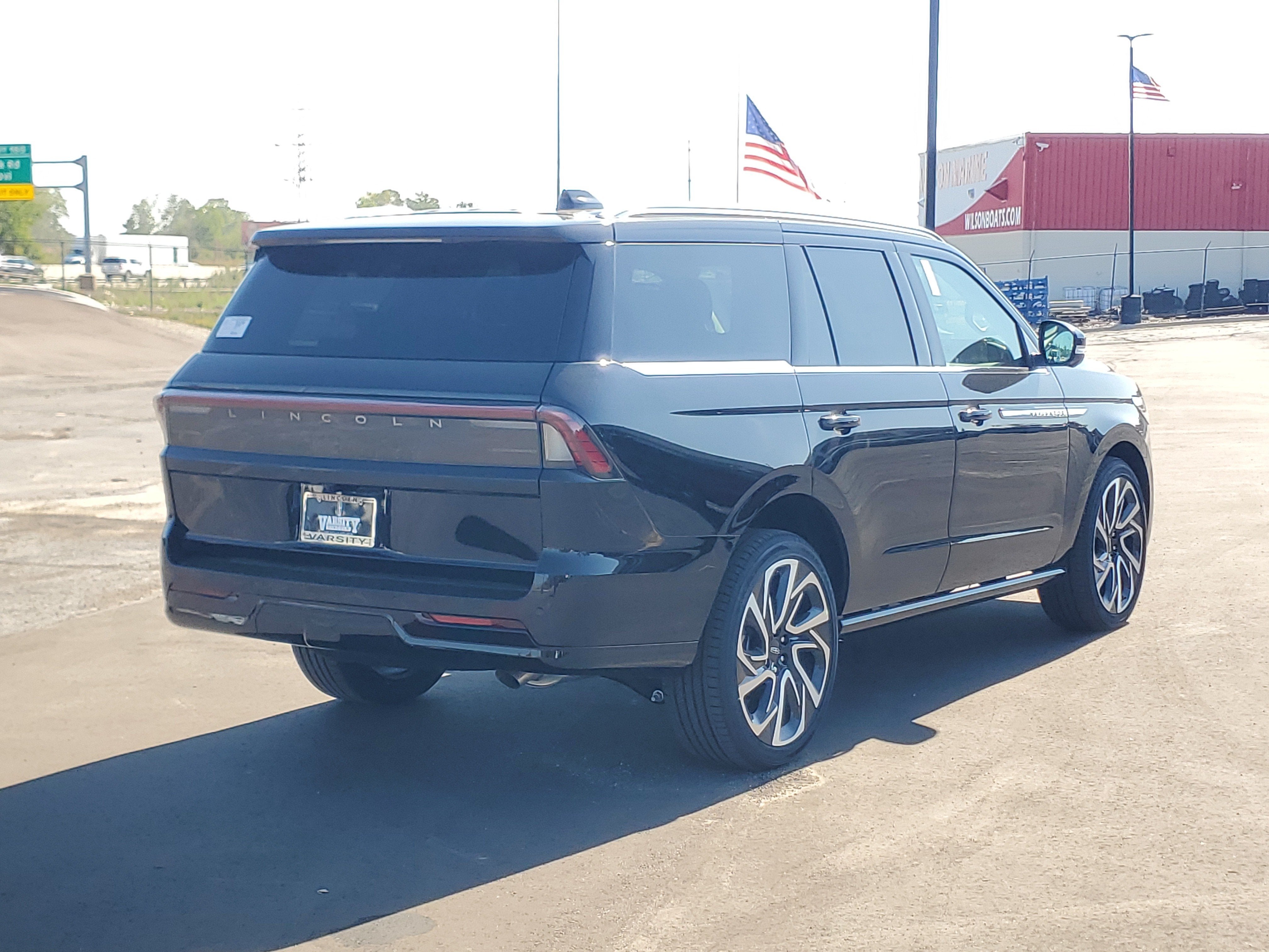2027 Lincoln Navigator Reserve