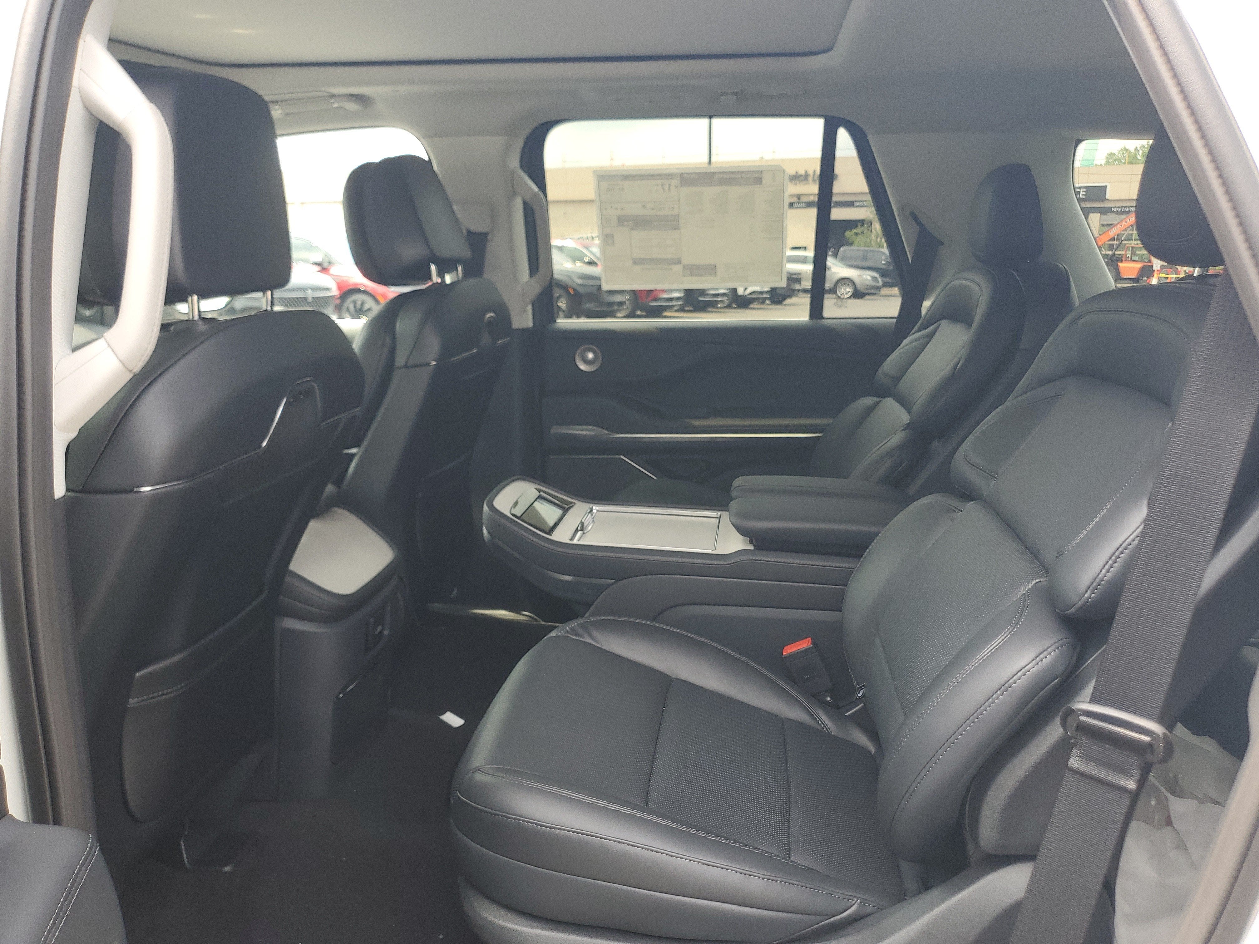 2027 Lincoln Navigator Reserve