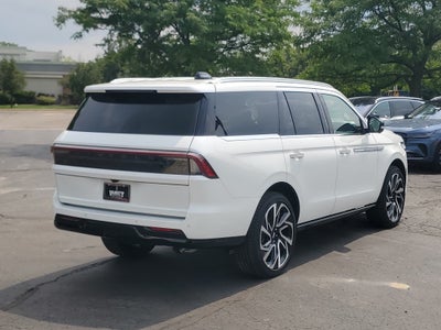 2027 Lincoln Navigator Reserve