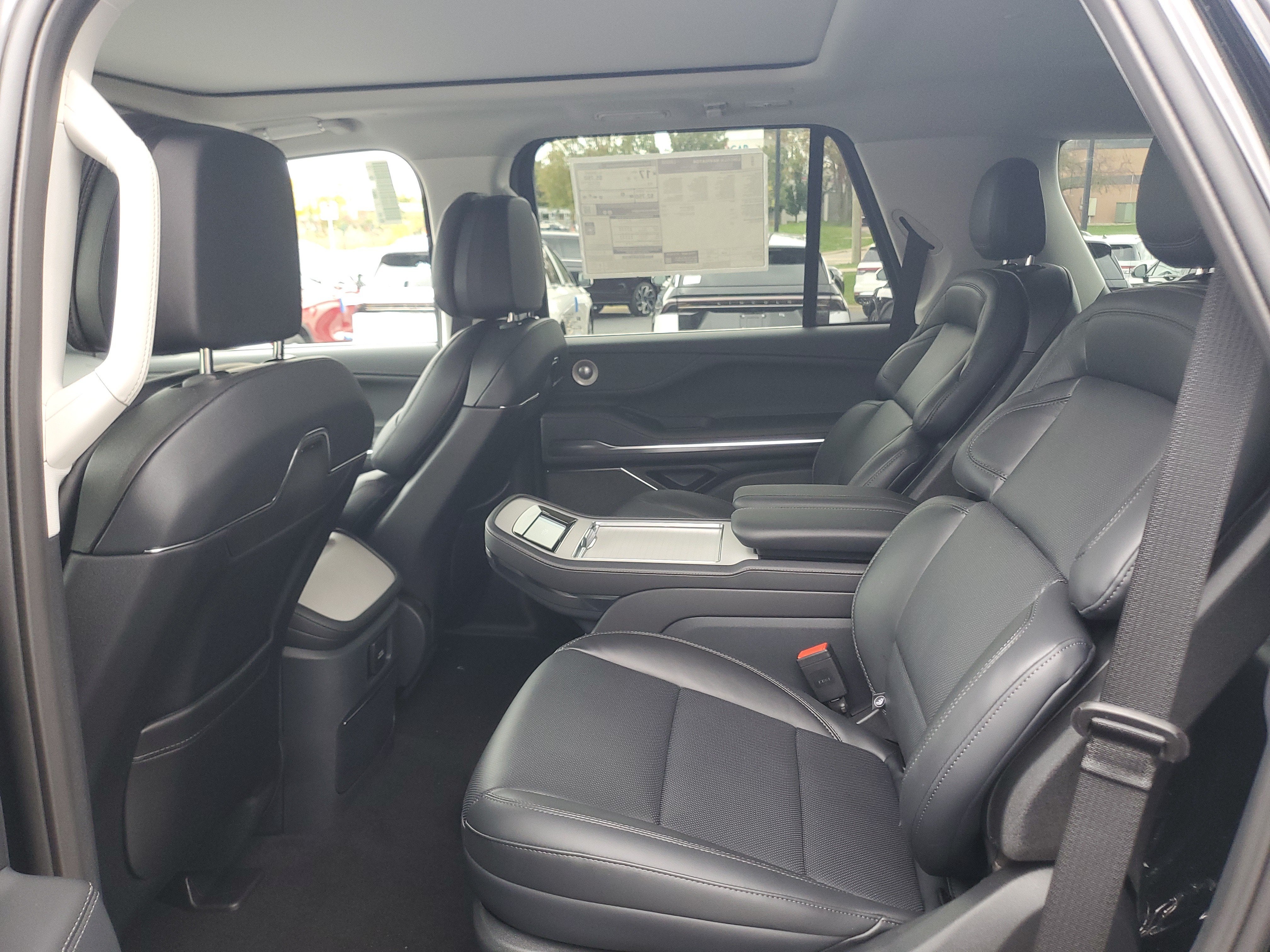 2027 Lincoln Navigator Reserve