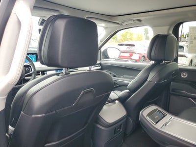 2027 Lincoln Navigator Reserve