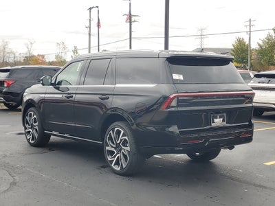 2027 Lincoln Navigator Reserve