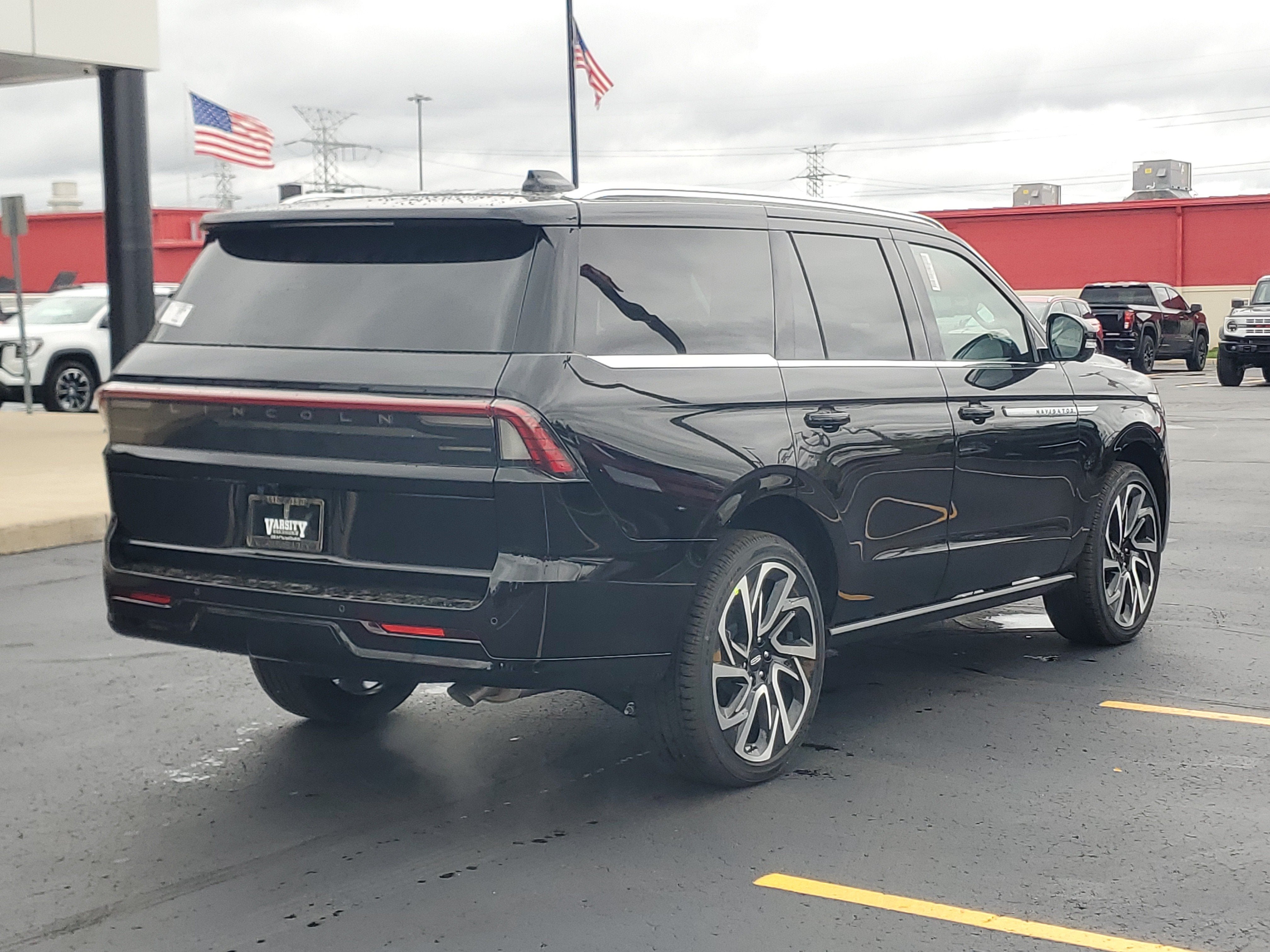 2027 Lincoln Navigator Reserve