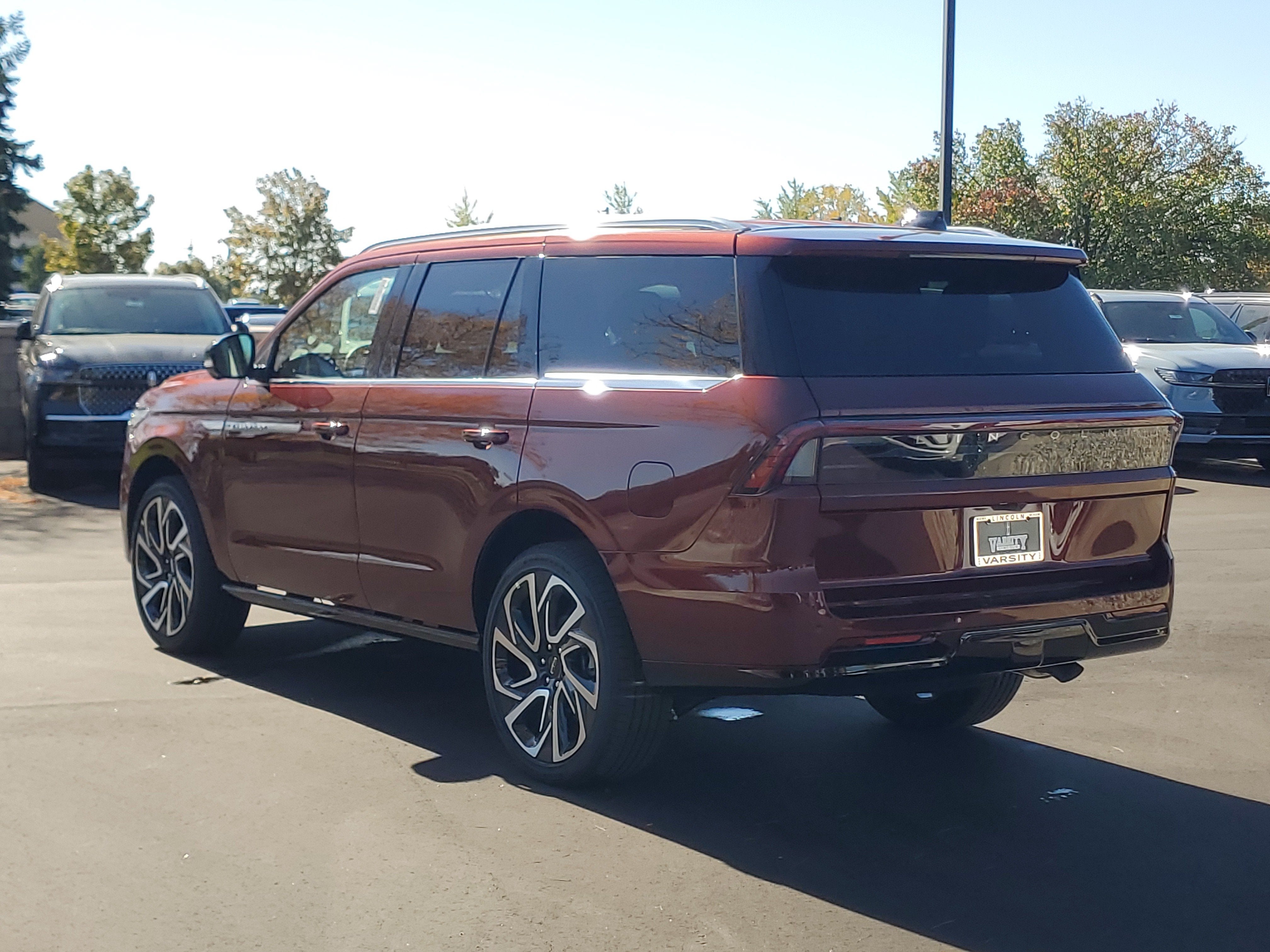 2027 Lincoln Navigator Reserve