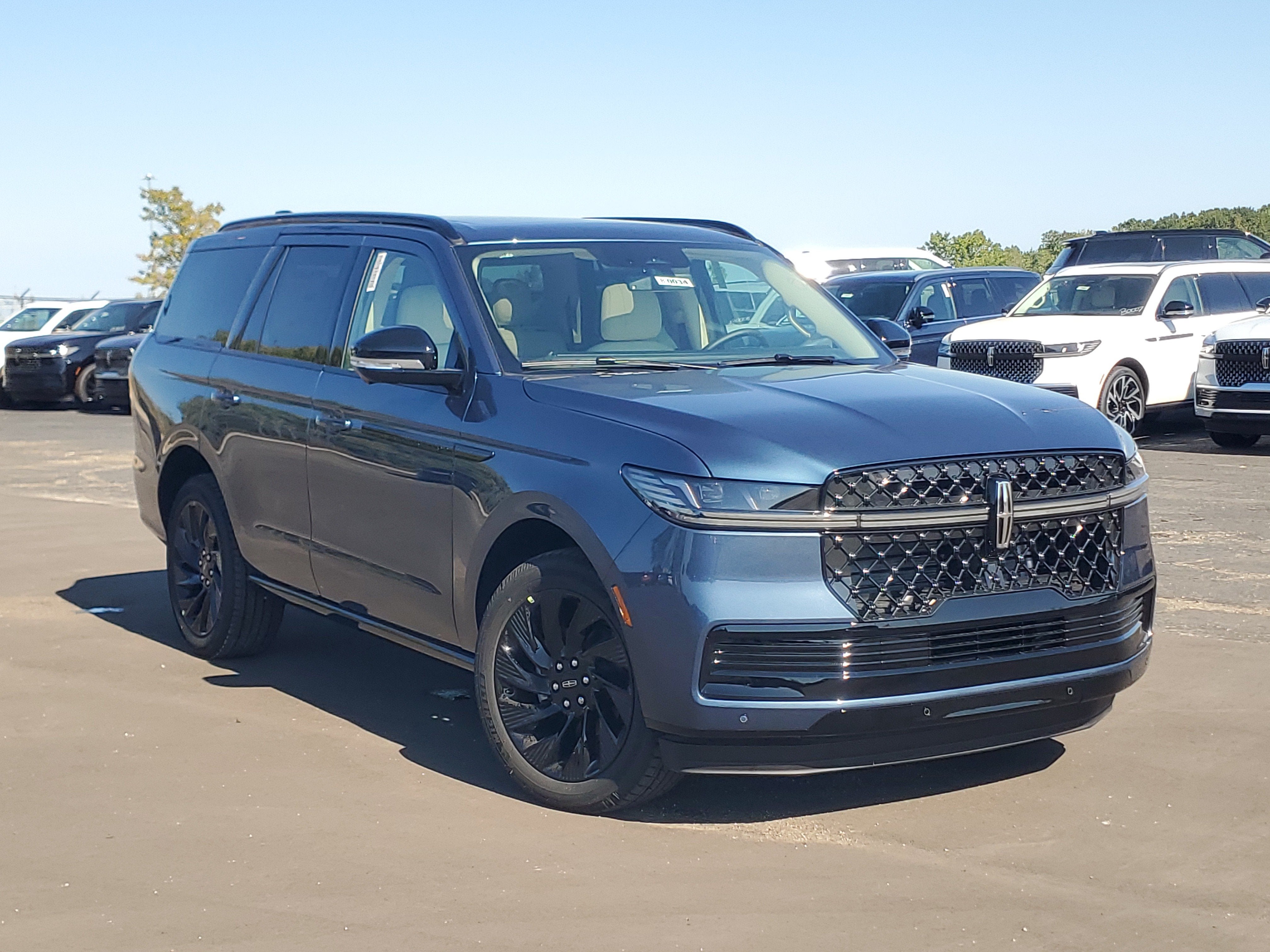 2027 Lincoln Navigator Reserve