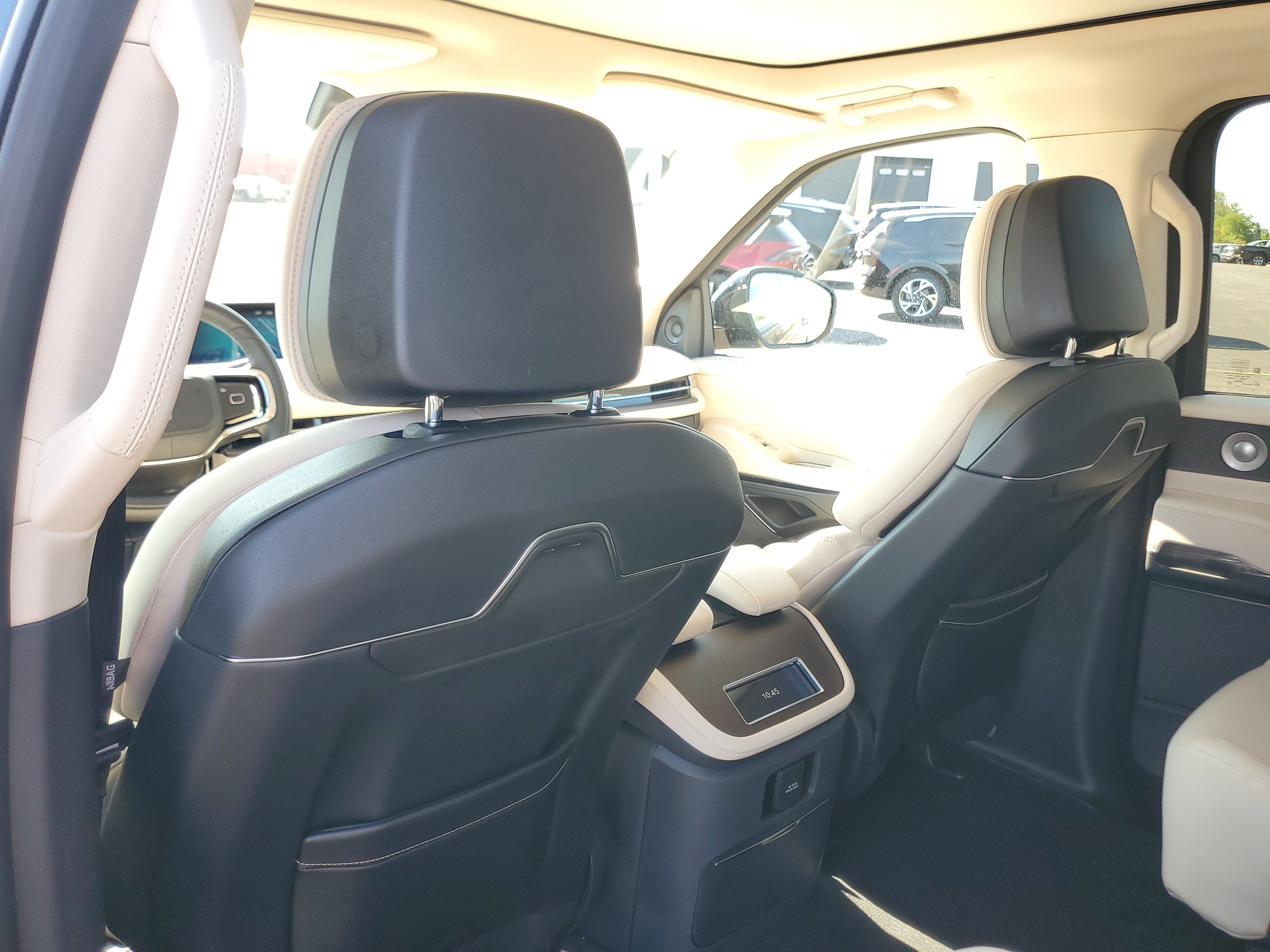 2027 Lincoln Navigator Reserve