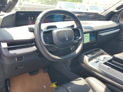 2027 Lincoln Navigator Reserve