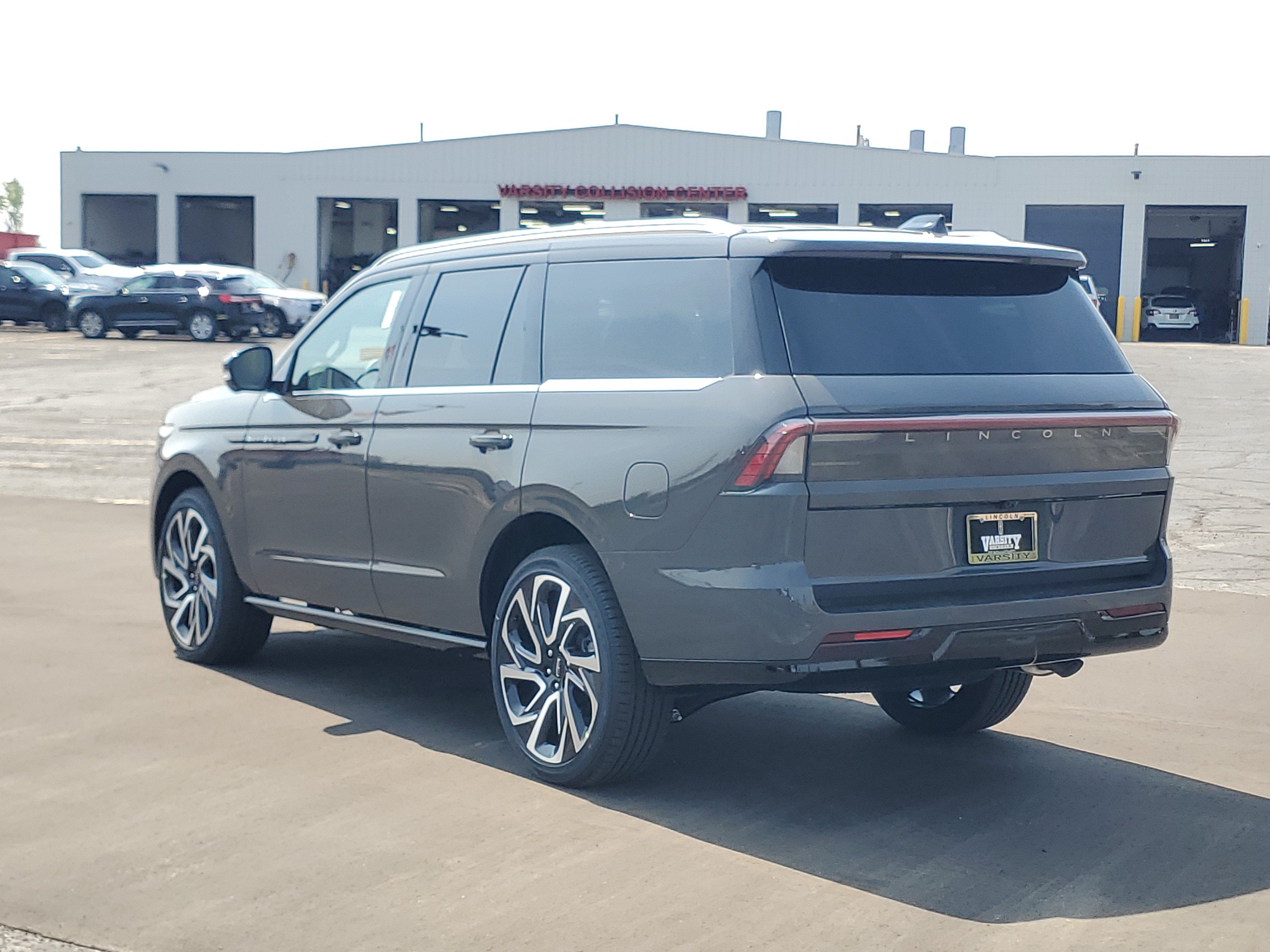 2027 Lincoln Navigator Black Label