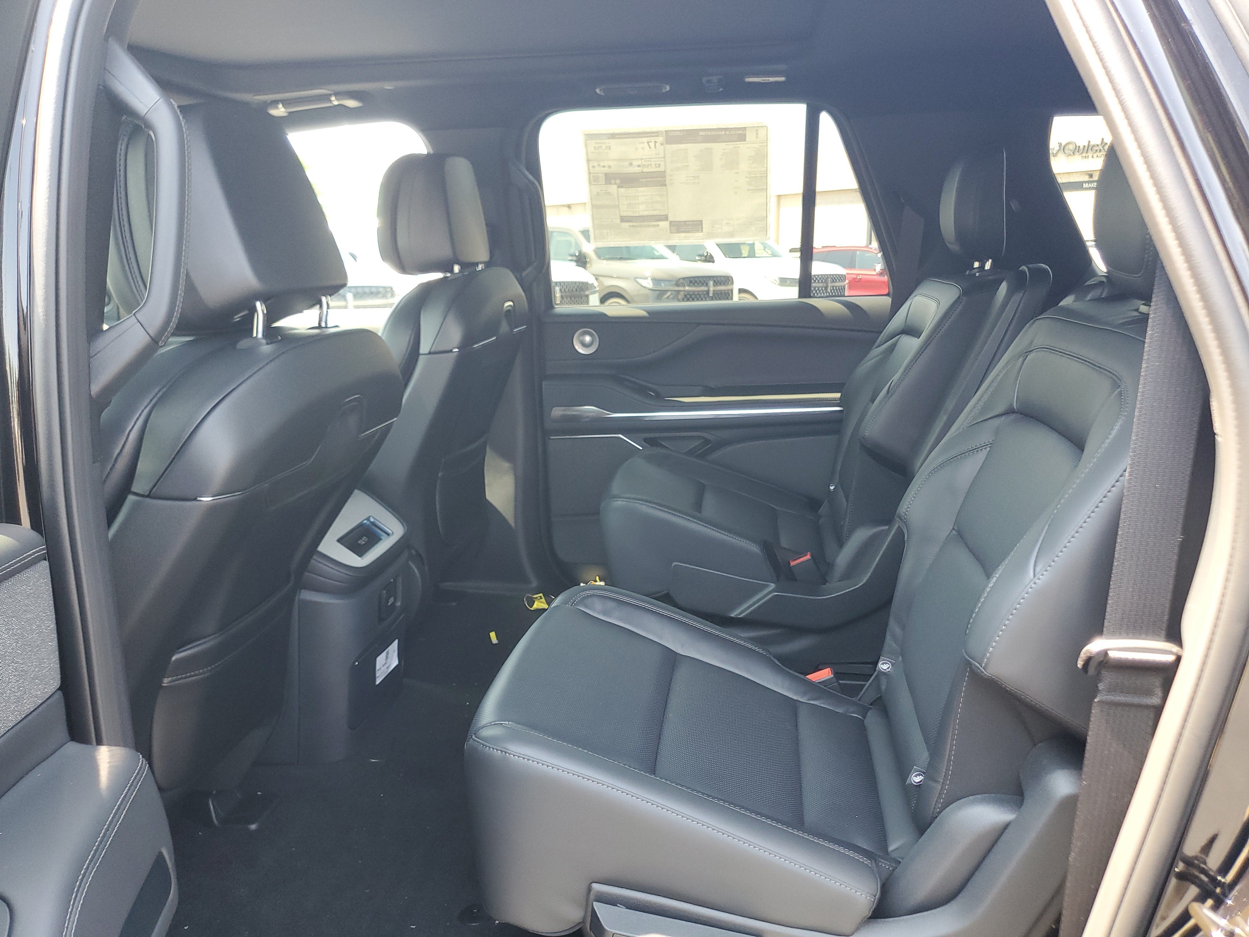 2027 Lincoln Navigator L Reserve