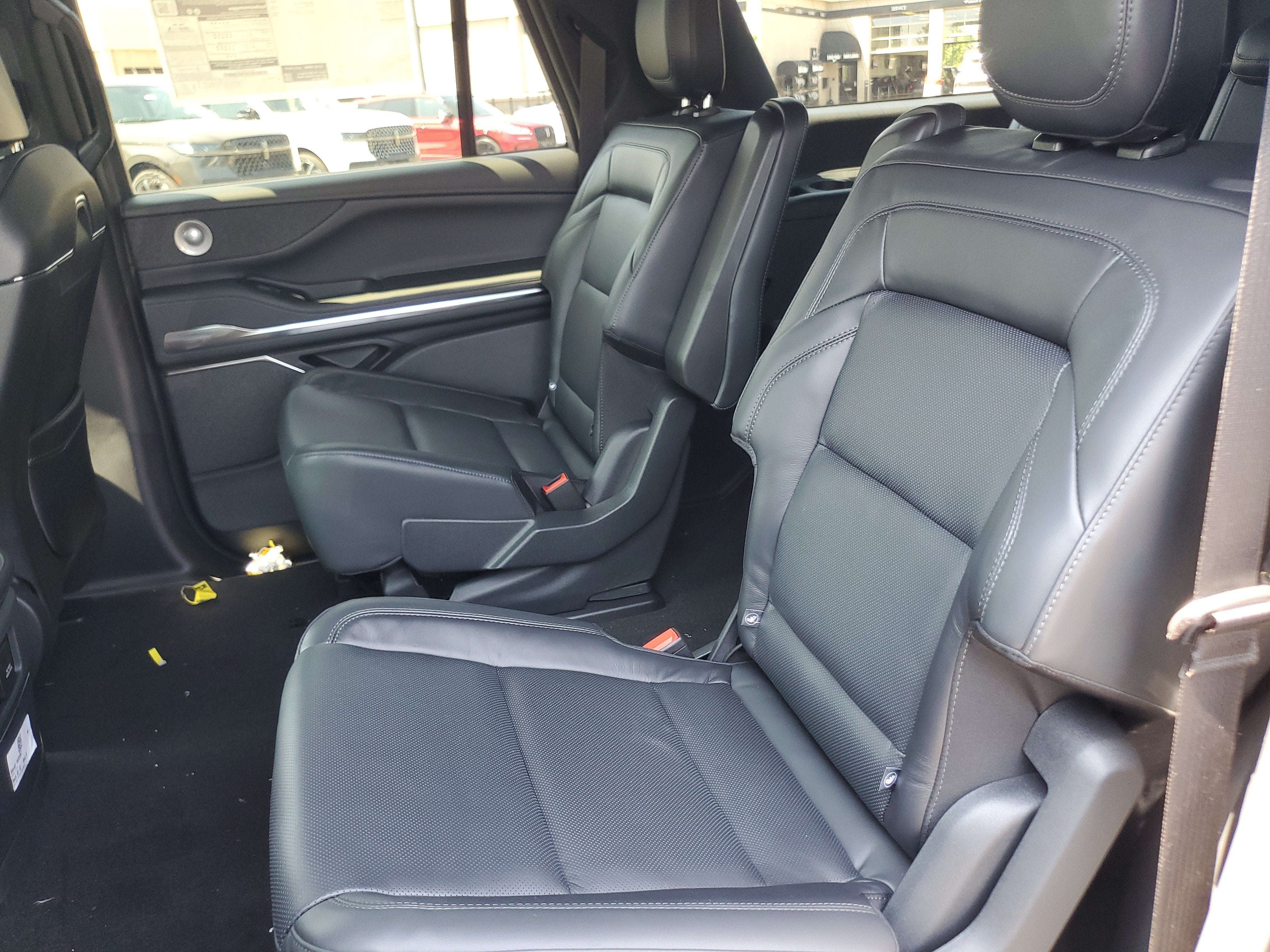 2027 Lincoln Navigator L Reserve