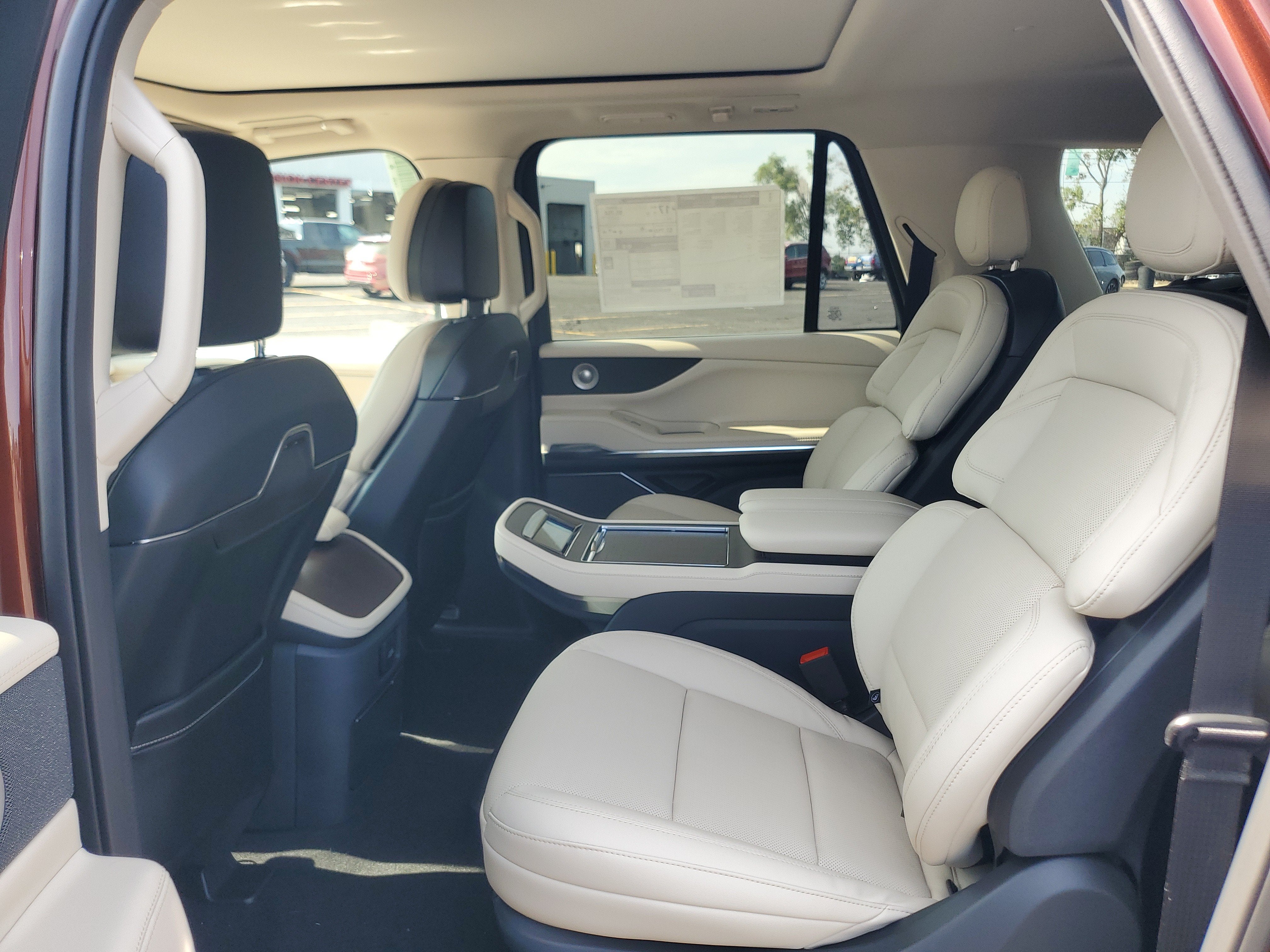 2027 Lincoln Navigator L Reserve