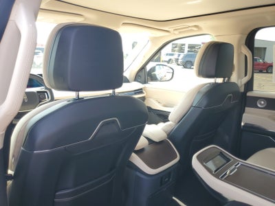 2027 Lincoln Navigator L Reserve