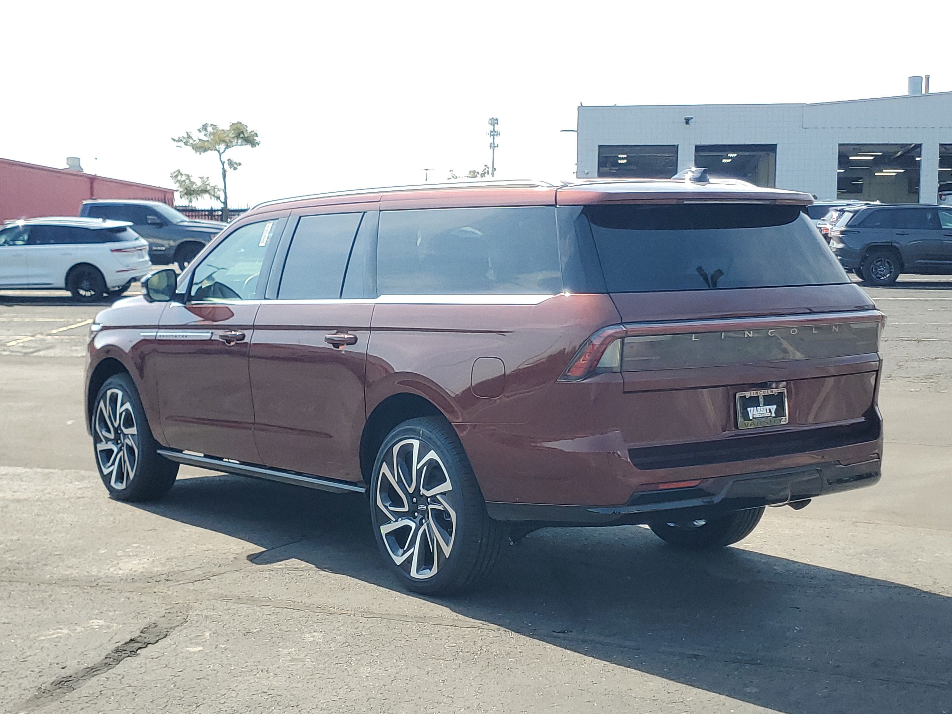 2027 Lincoln Navigator L Reserve