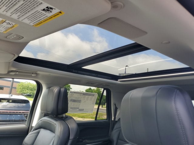 2027 Lincoln Navigator L Reserve