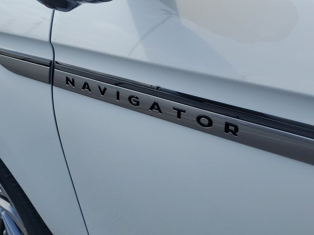 2027 Lincoln Navigator L Reserve