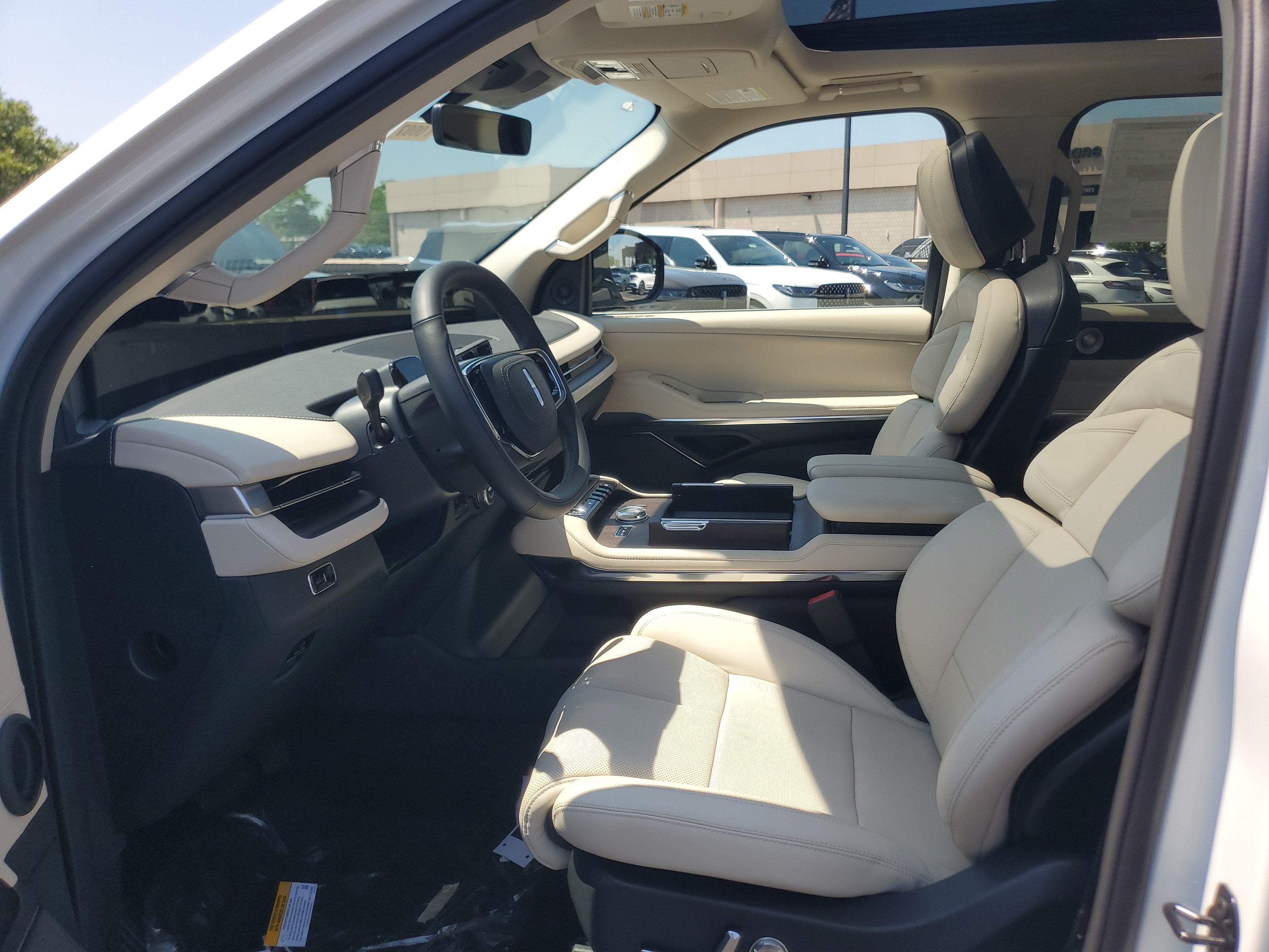 2027 Lincoln Navigator L Reserve