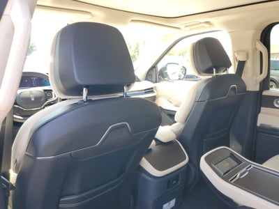 2027 Lincoln Navigator L Reserve