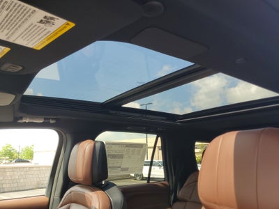 2027 Lincoln Navigator L Reserve