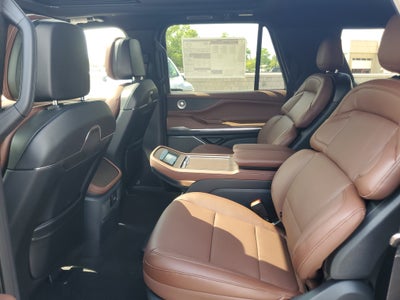 2027 Lincoln Navigator L Reserve