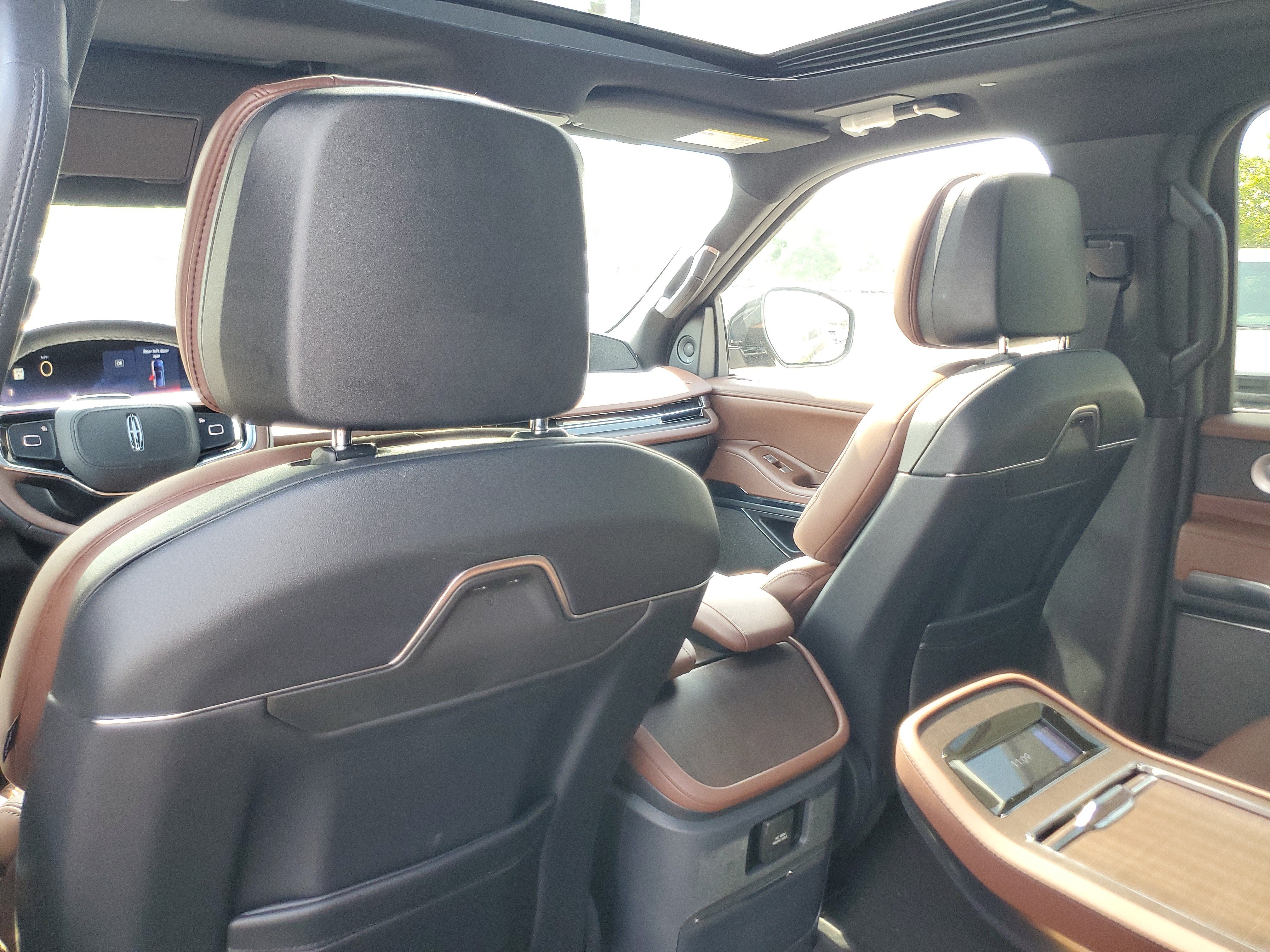 2027 Lincoln Navigator L Reserve