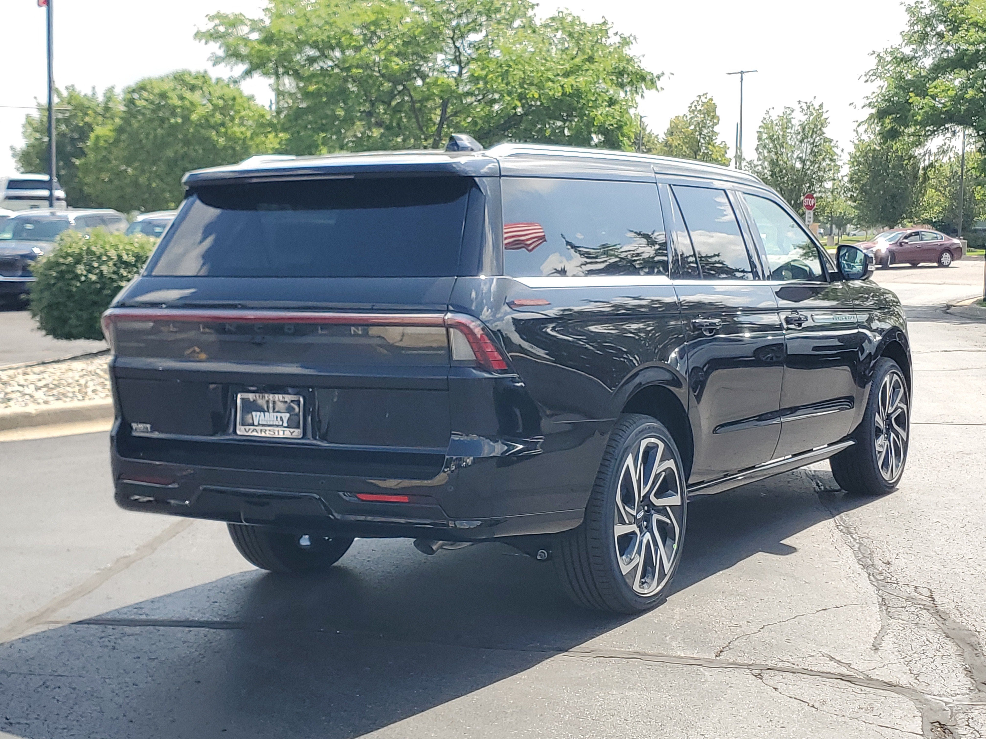 2027 Lincoln Navigator L Reserve