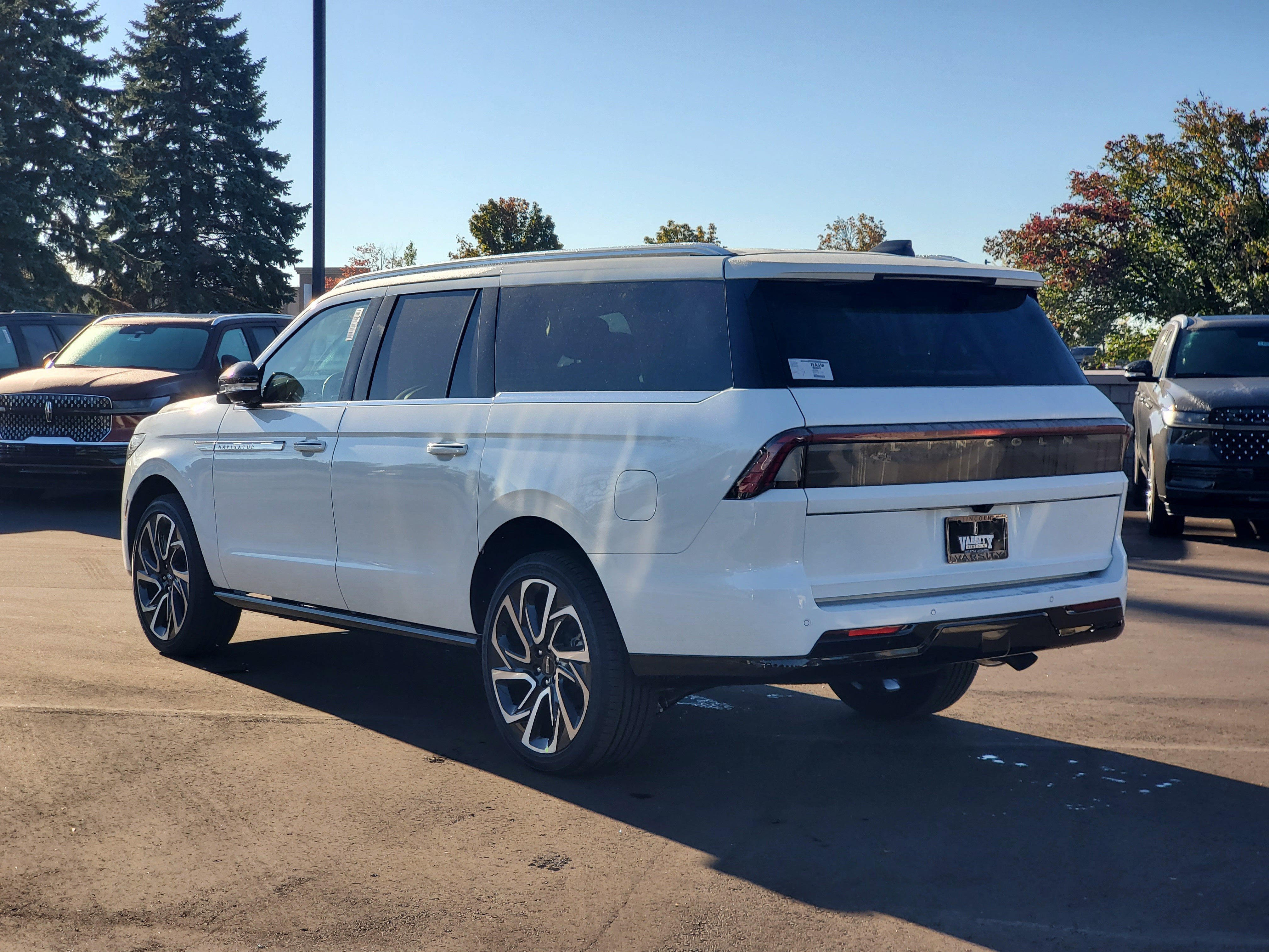 2027 Lincoln Navigator L Reserve
