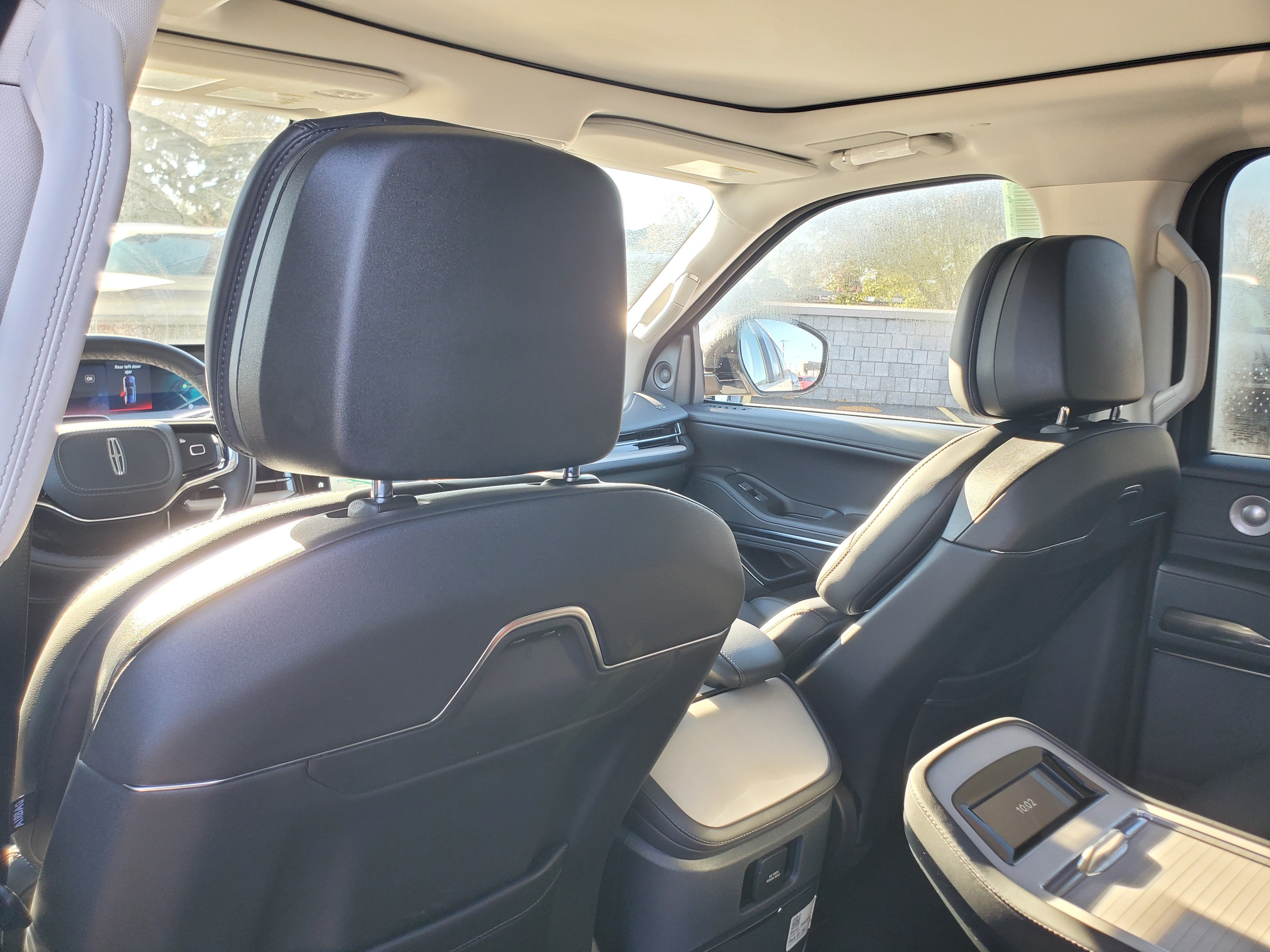 2027 Lincoln Navigator L Reserve