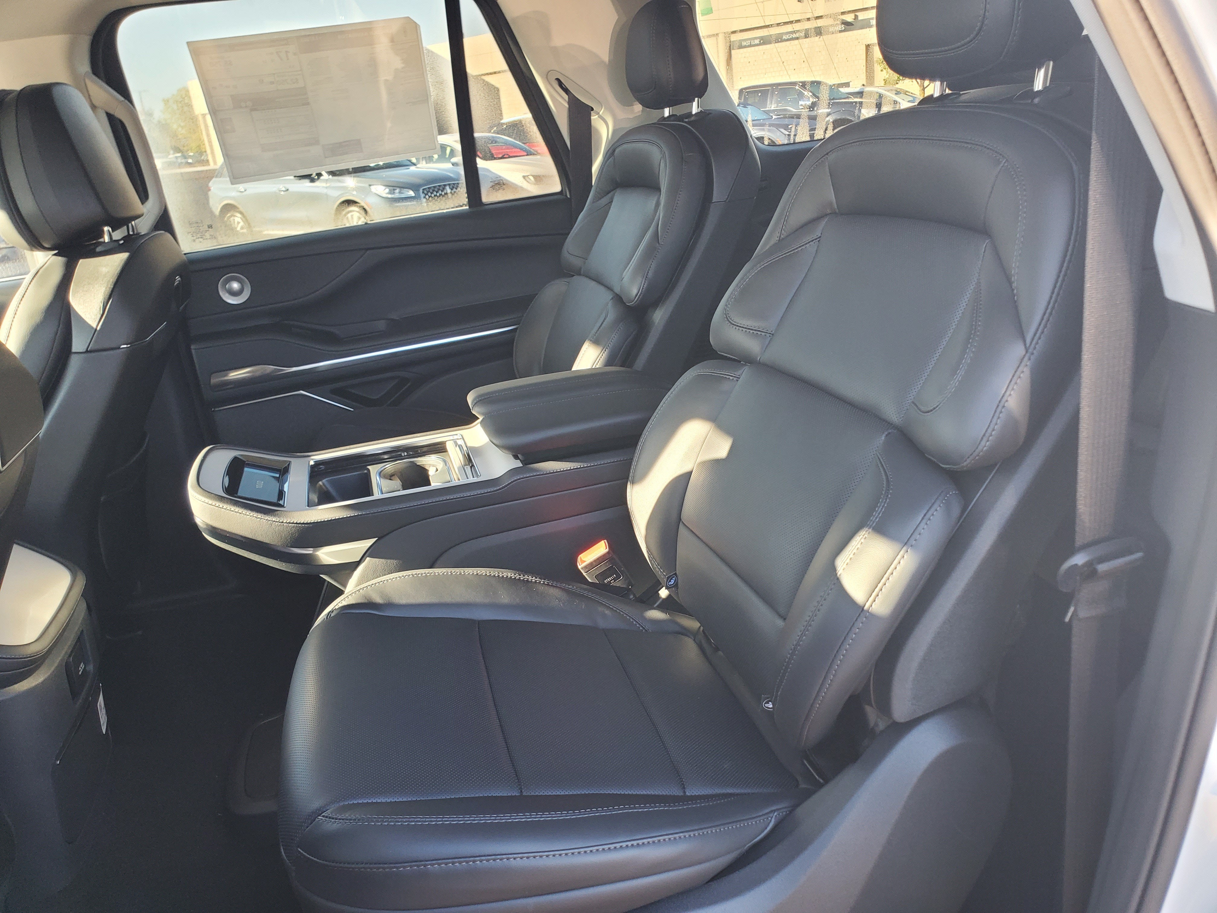 2027 Lincoln Navigator L Reserve