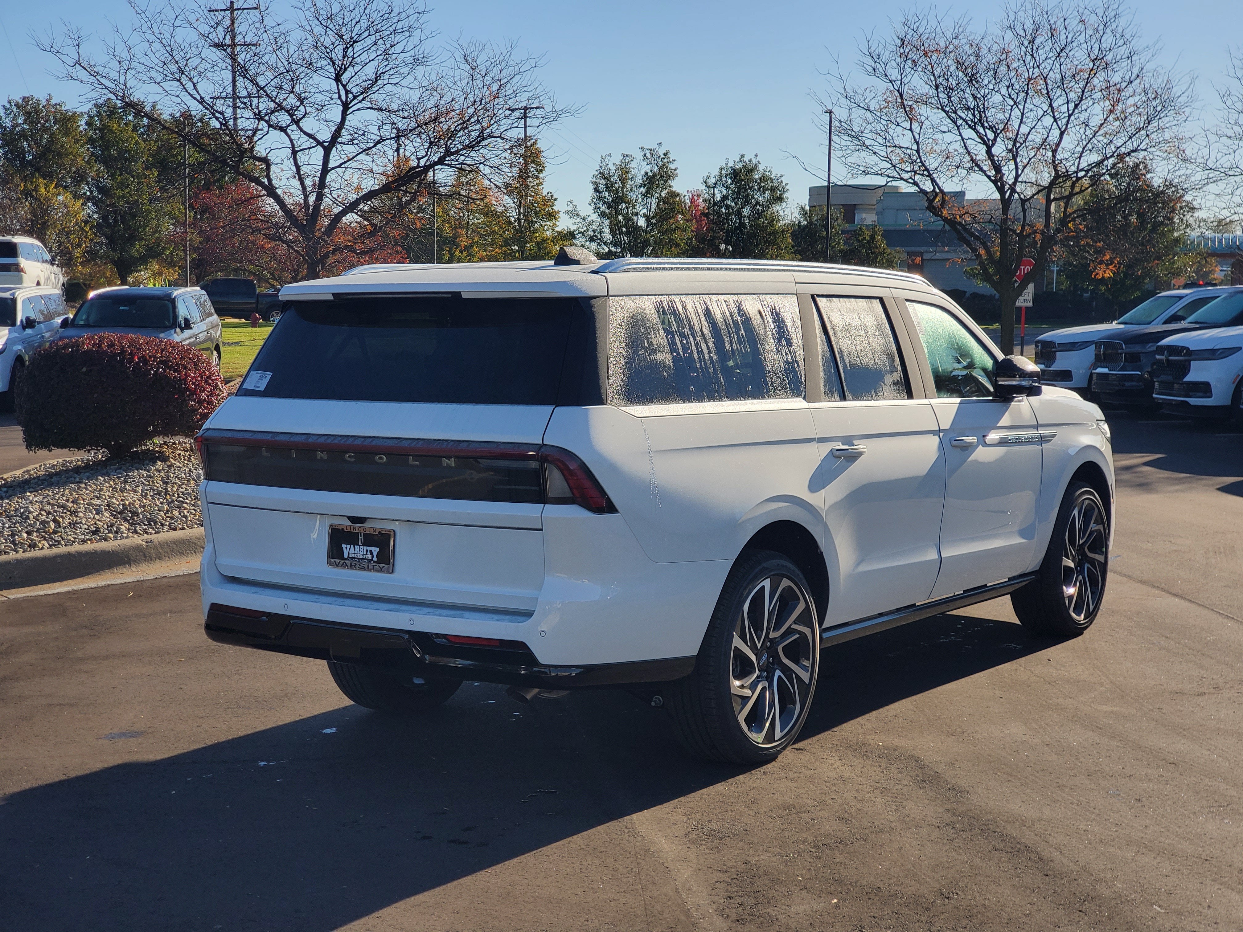 2027 Lincoln Navigator L Reserve