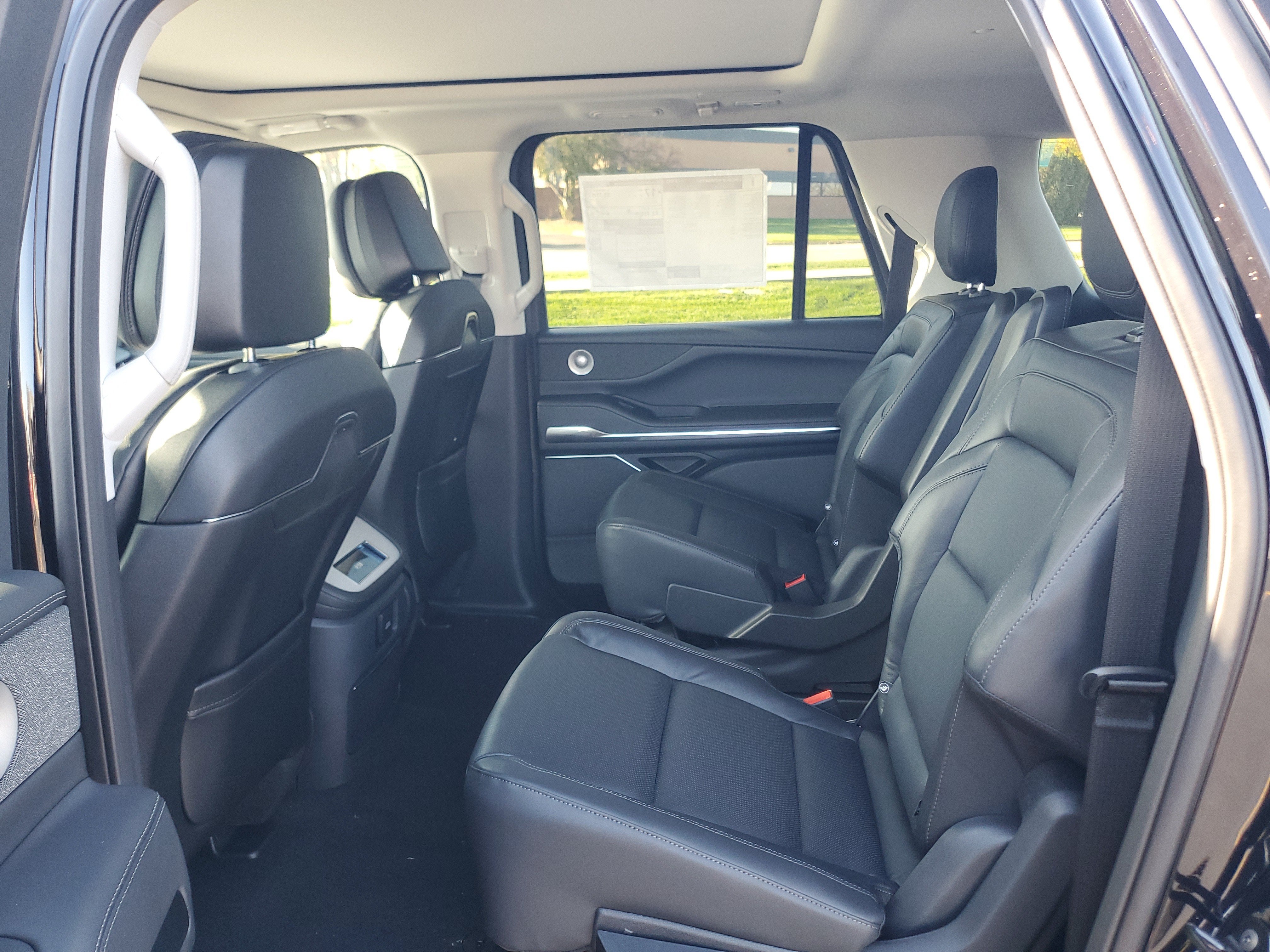 2027 Lincoln Navigator L Reserve