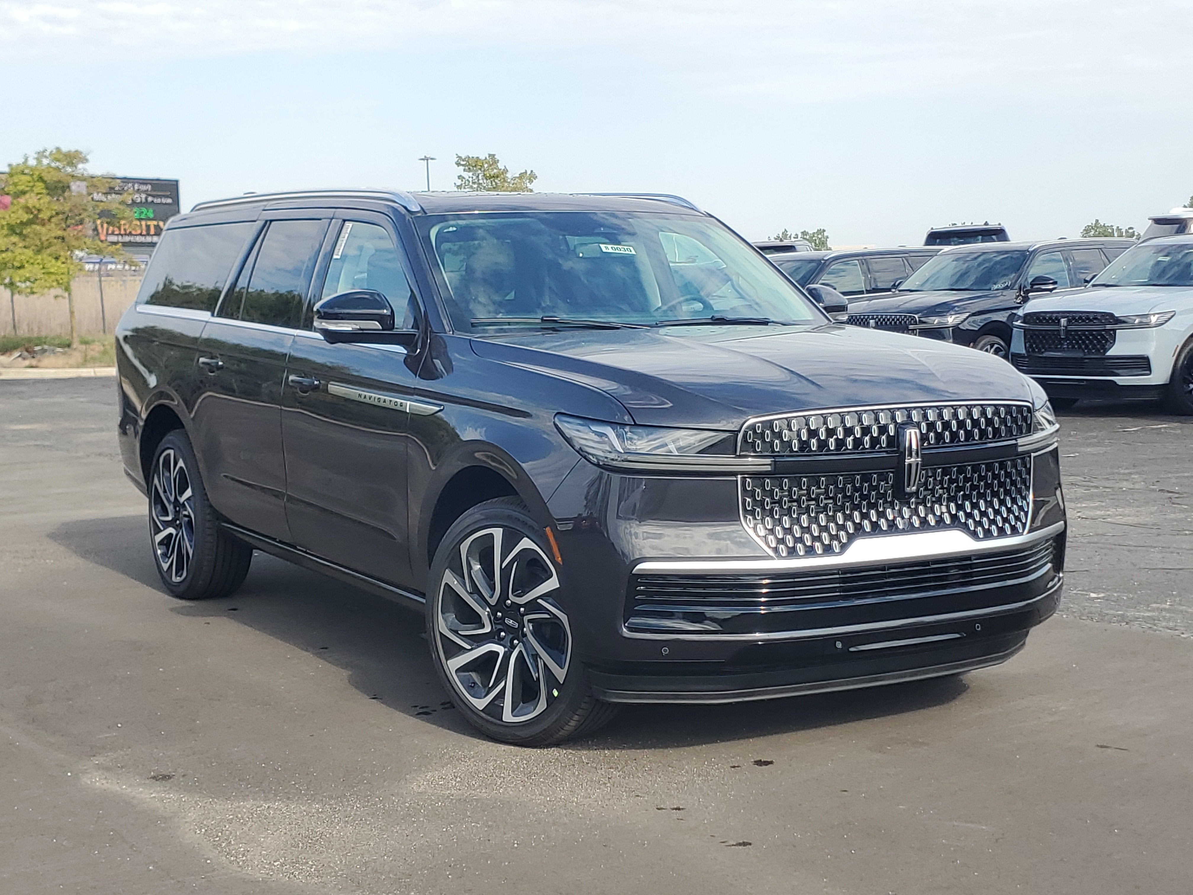 2027 Lincoln Navigator L Reserve