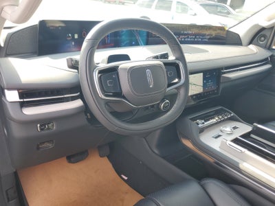 2027 Lincoln Navigator L Reserve