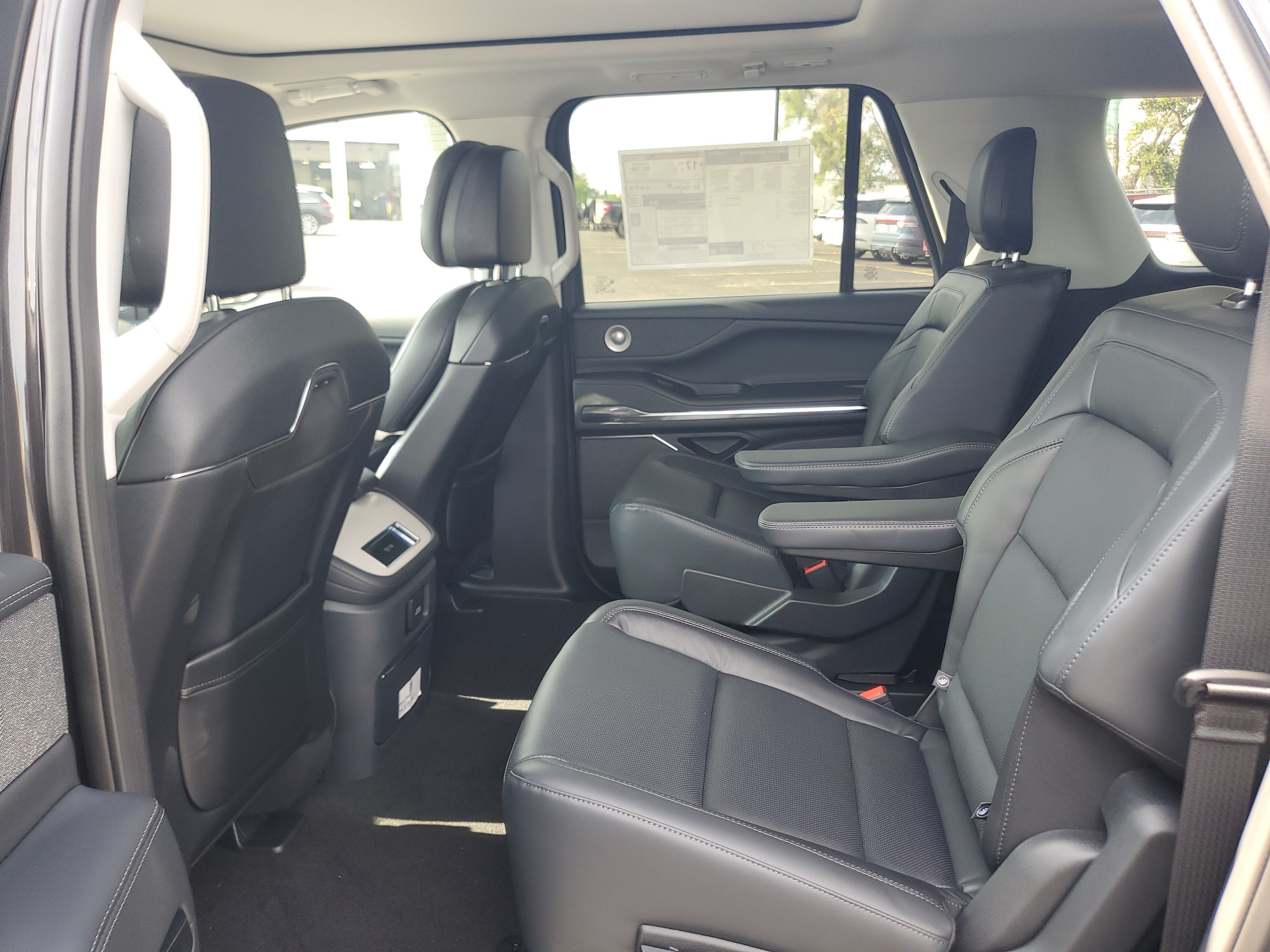 2027 Lincoln Navigator L Reserve