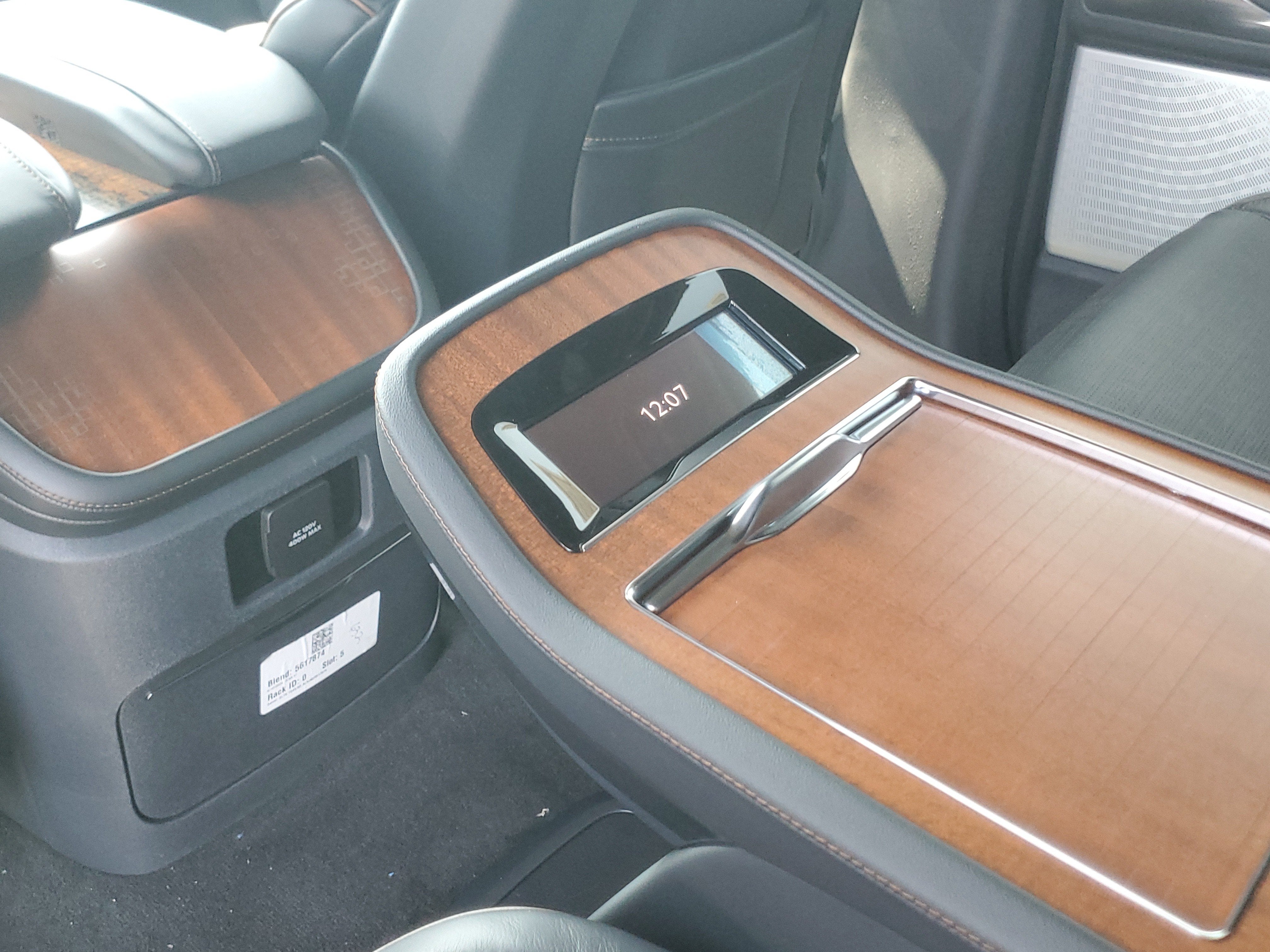 2027 Lincoln Navigator L Black Label