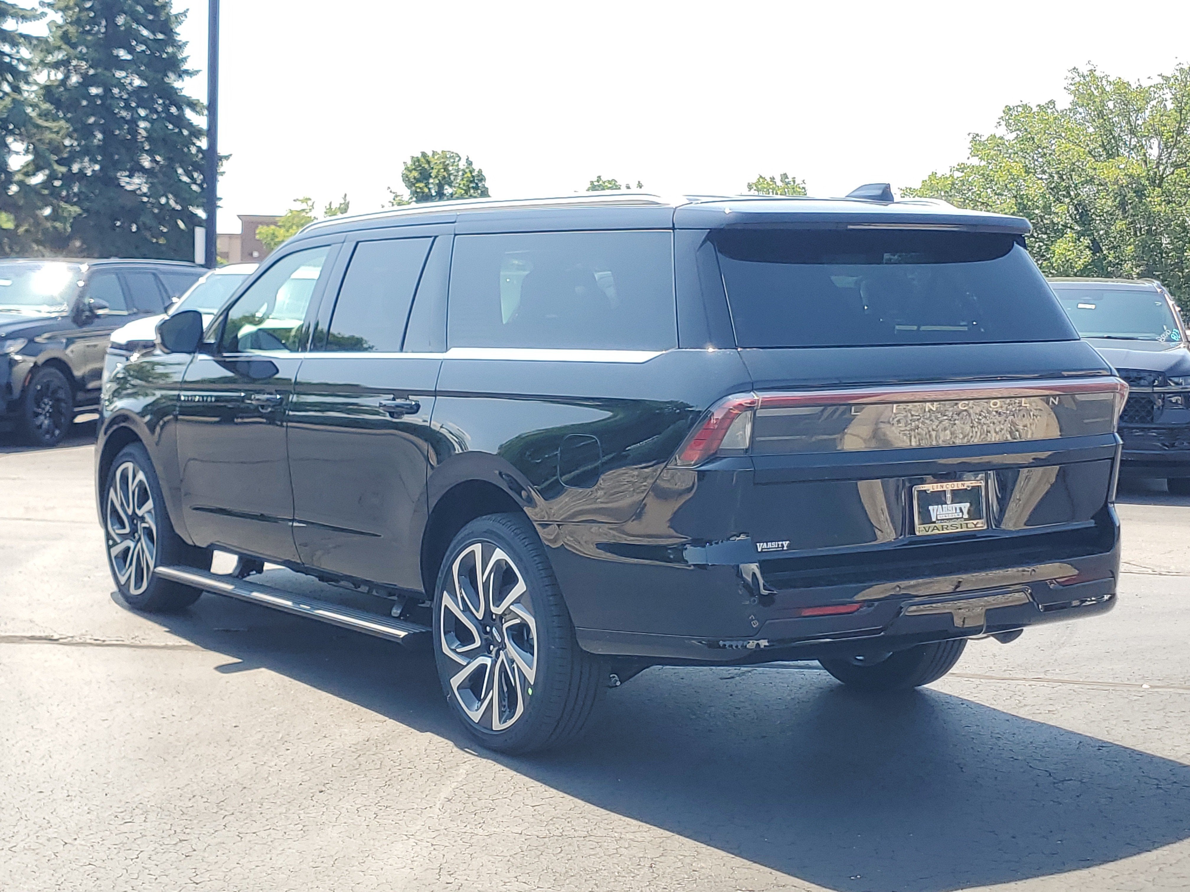 2027 Lincoln Navigator L Black Label