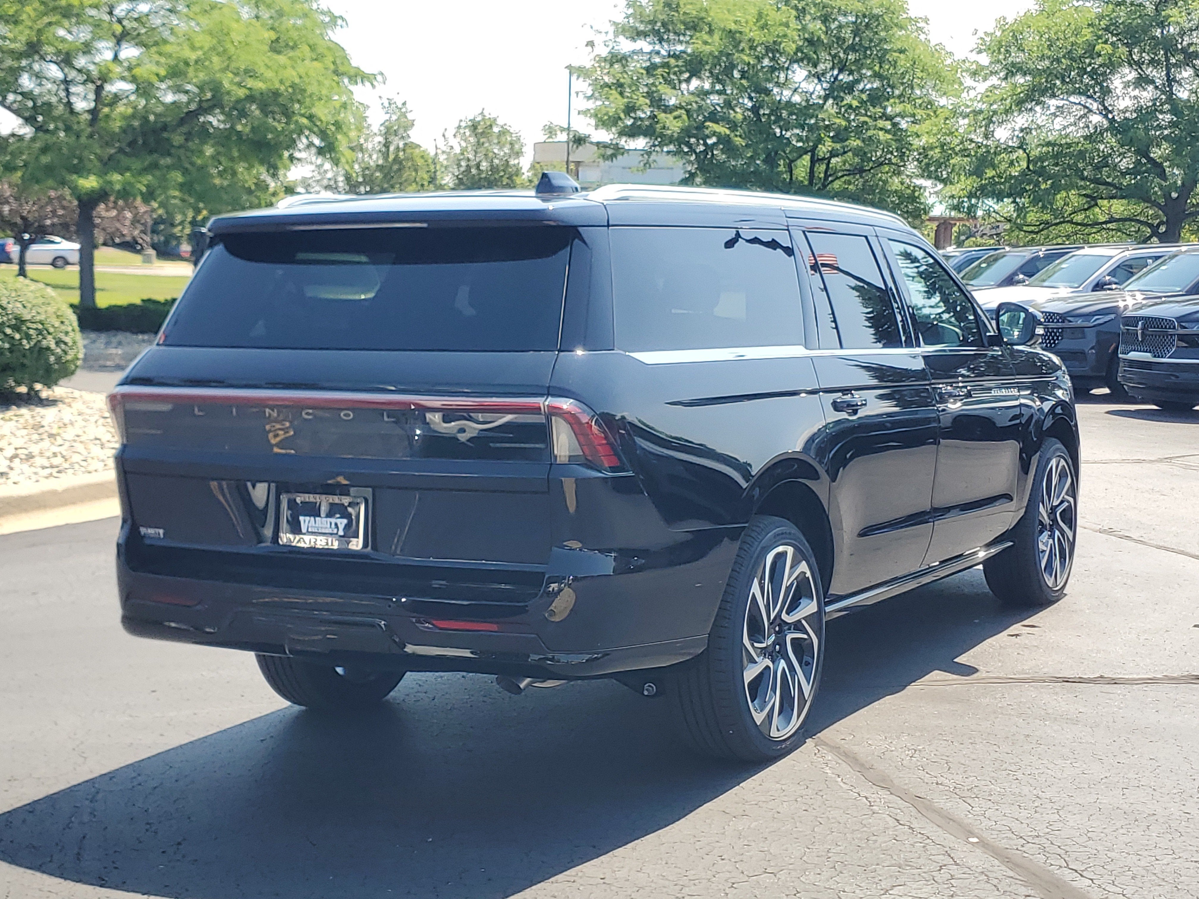 2027 Lincoln Navigator L Black Label