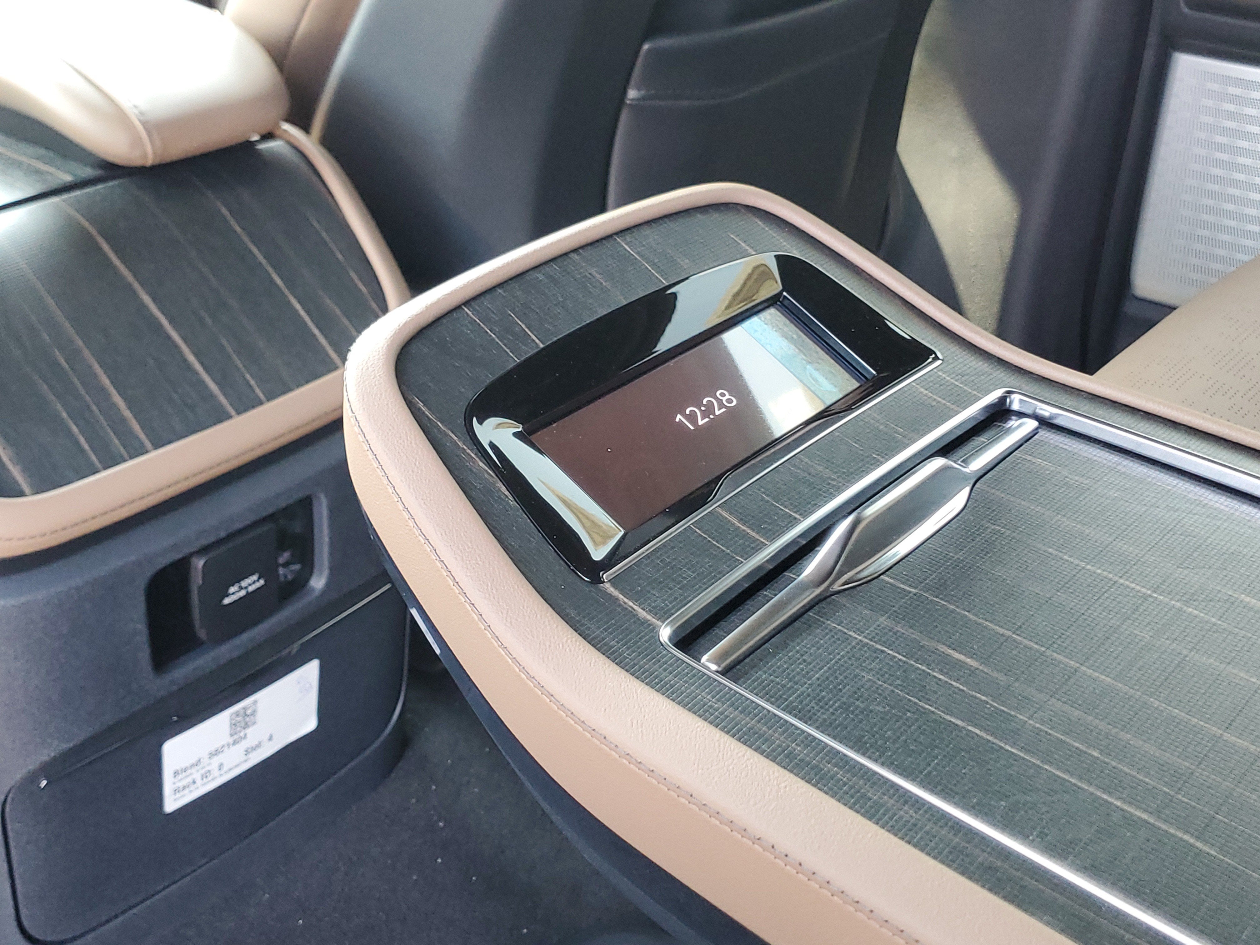 2027 Lincoln Navigator L Black Label