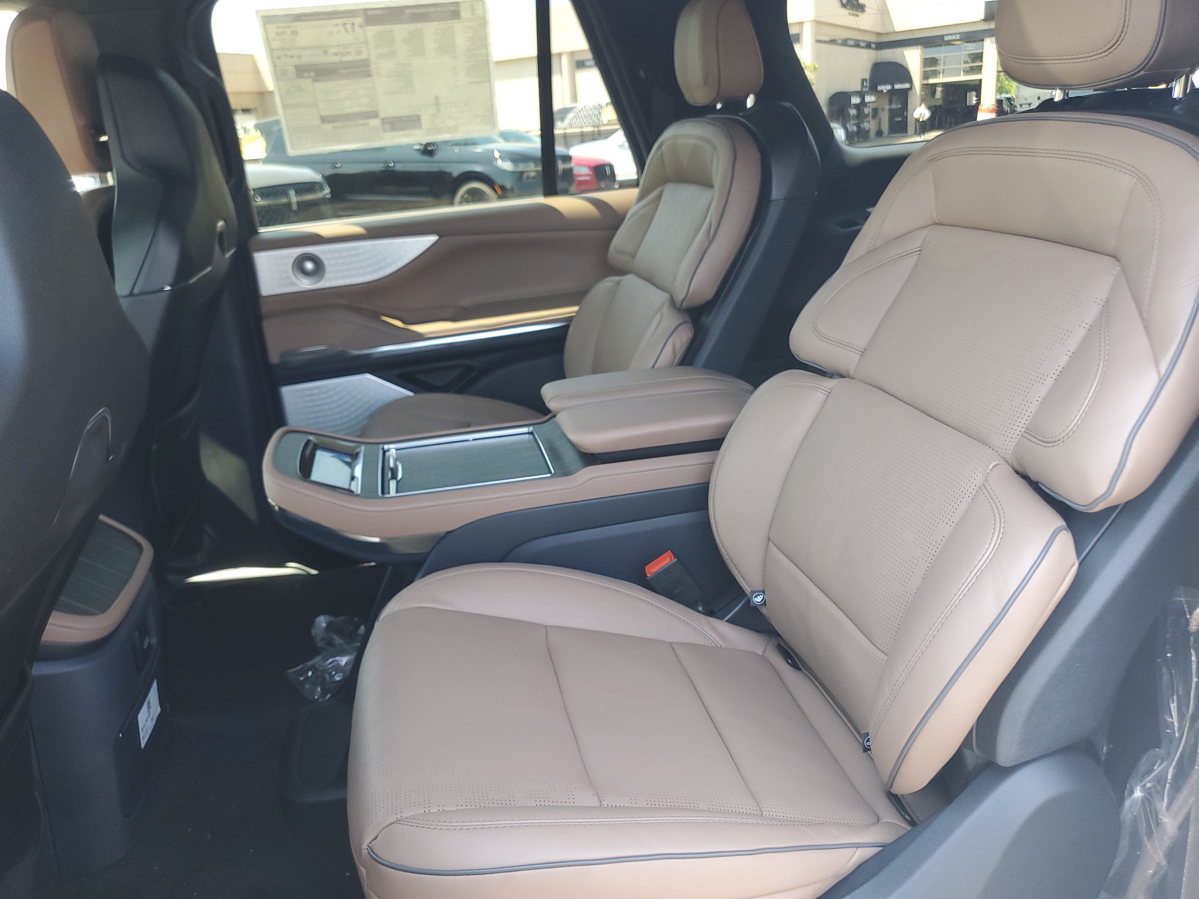 2027 Lincoln Navigator L Black Label