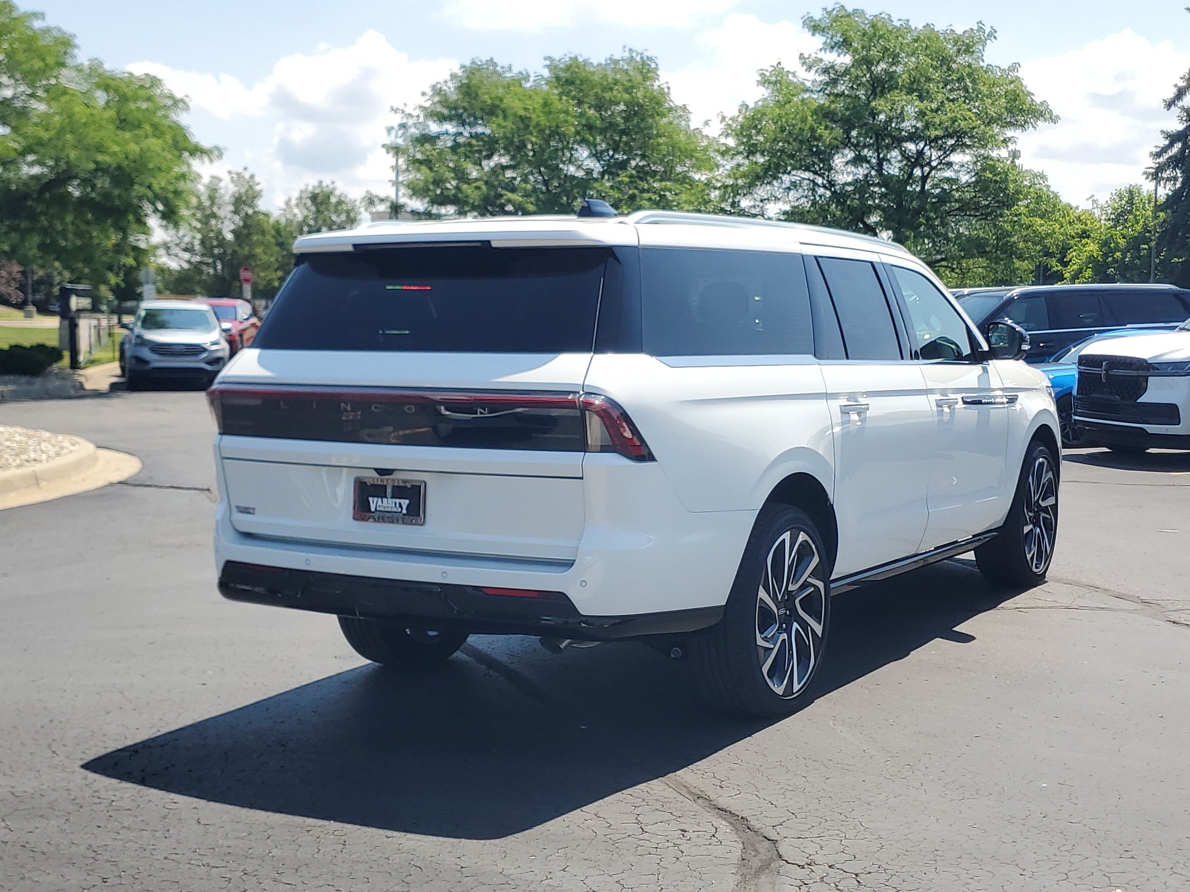 2027 Lincoln Navigator L Black Label
