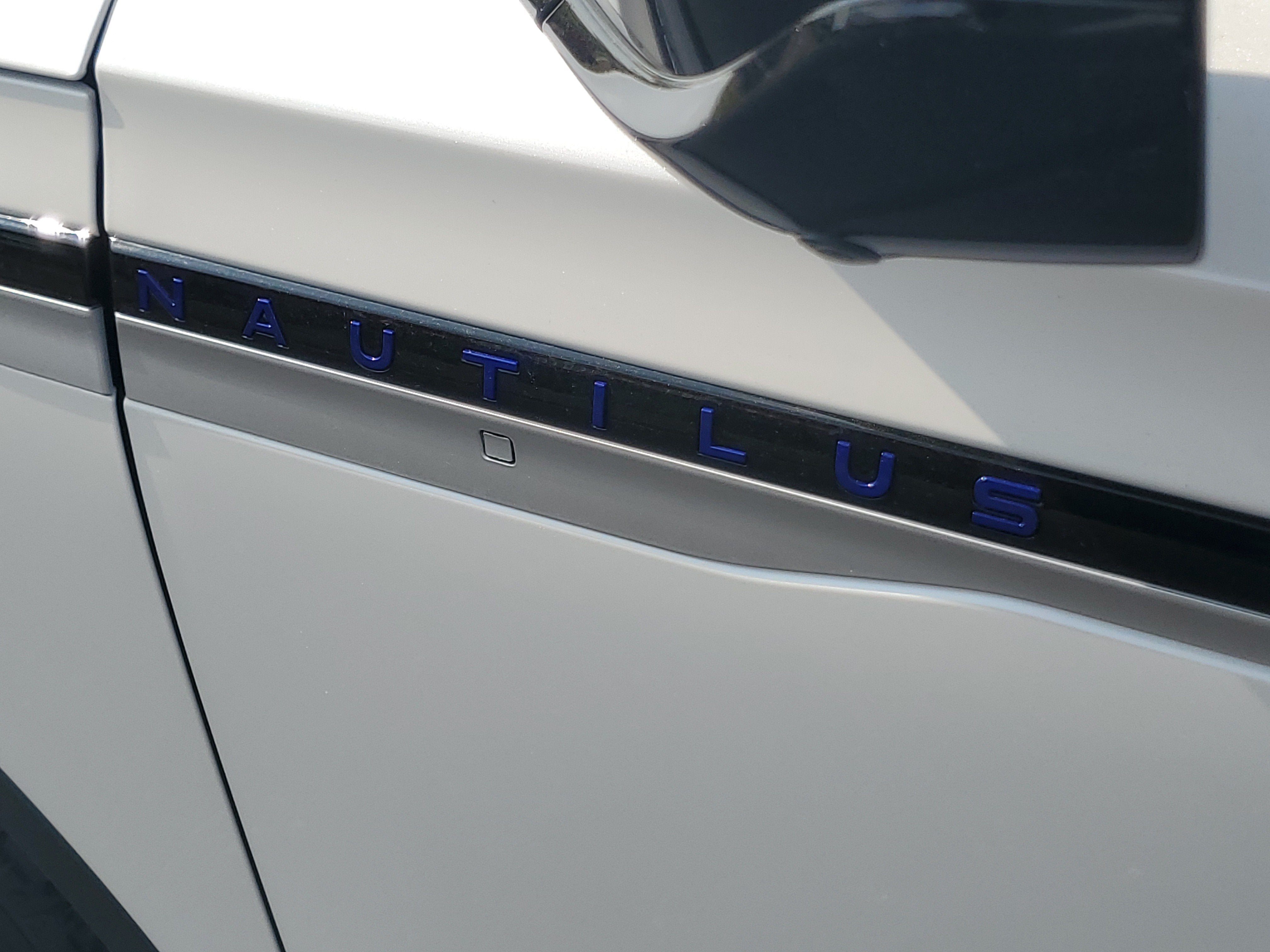 2026 Lincoln Nautilus Premiere Hybrid