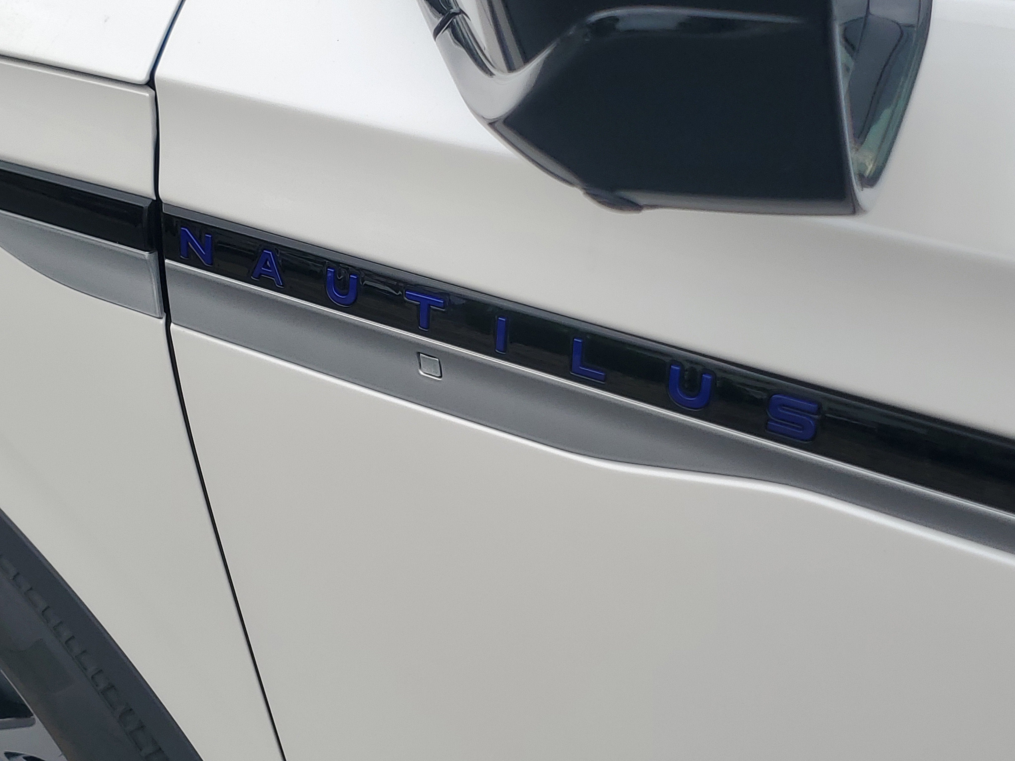 2026 Lincoln Nautilus Premiere Hybrid