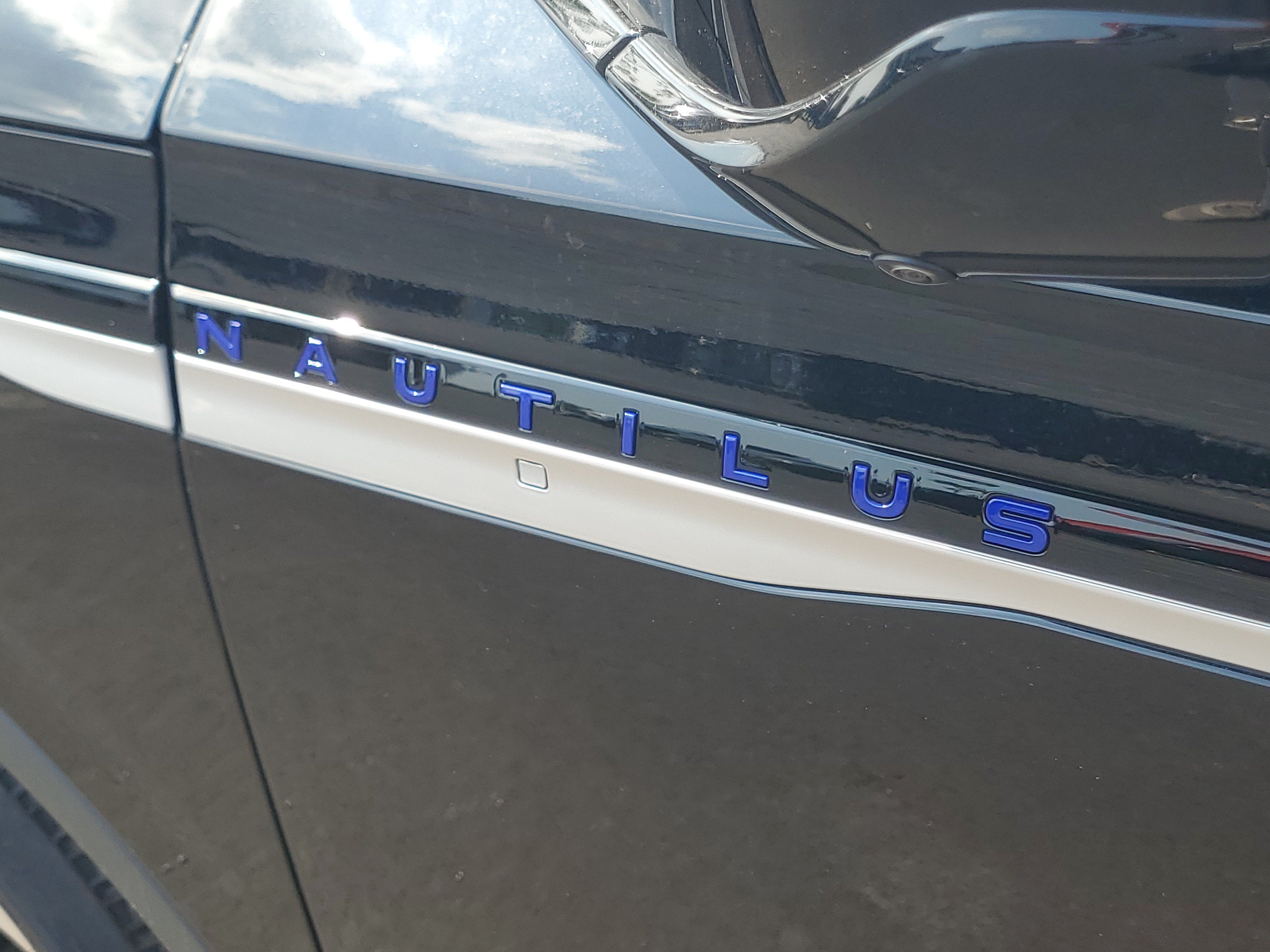 2026 Lincoln Nautilus Premiere Hybrid
